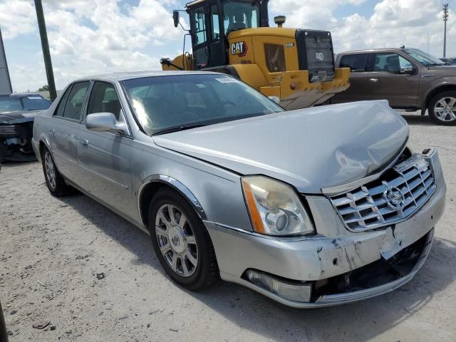 Photo 3 VIN: 1G6KD57Y87U143578 - CADILLAC DTS 