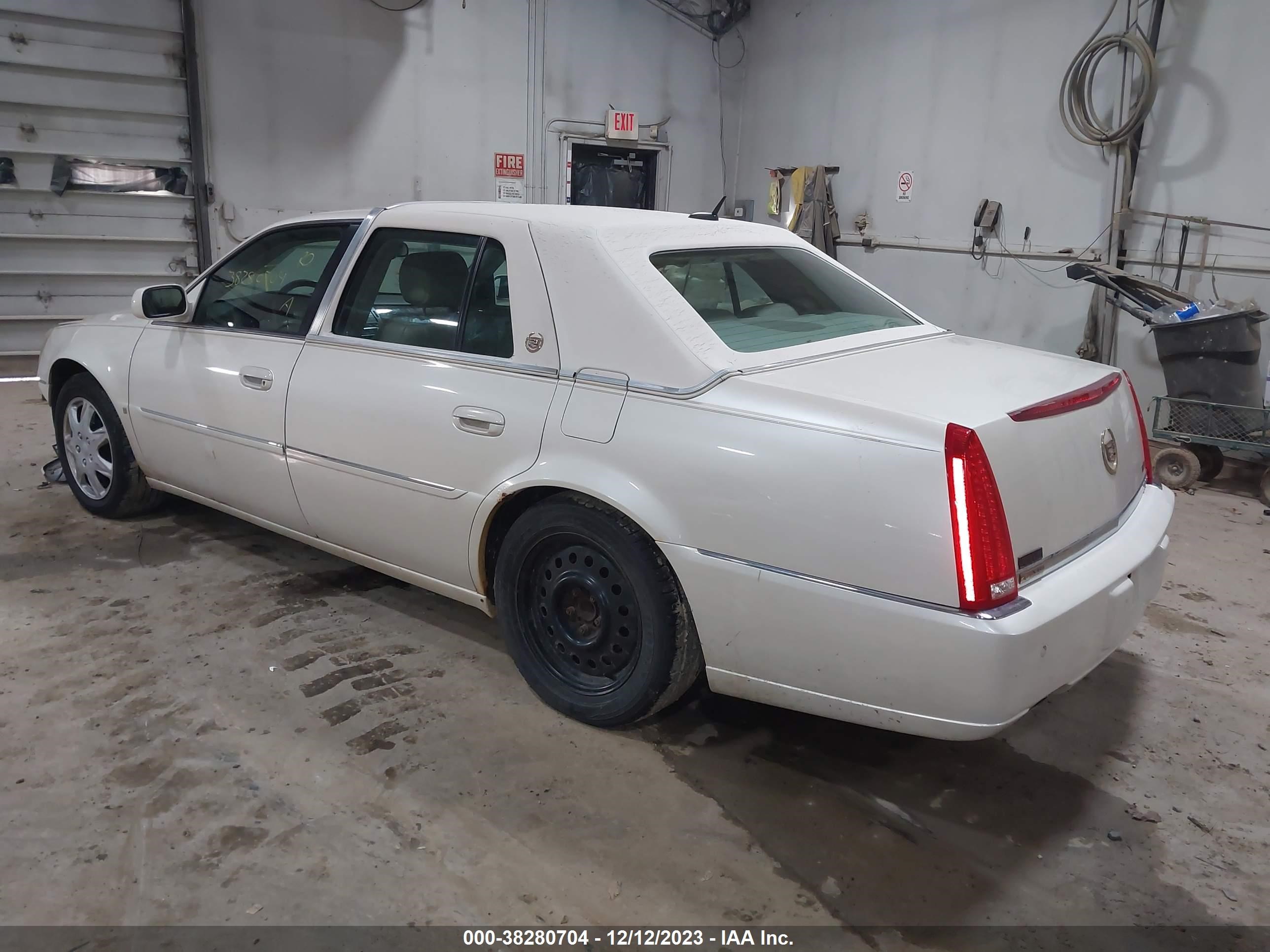 Photo 2 VIN: 1G6KD57Y87U210311 - CADILLAC DTS 