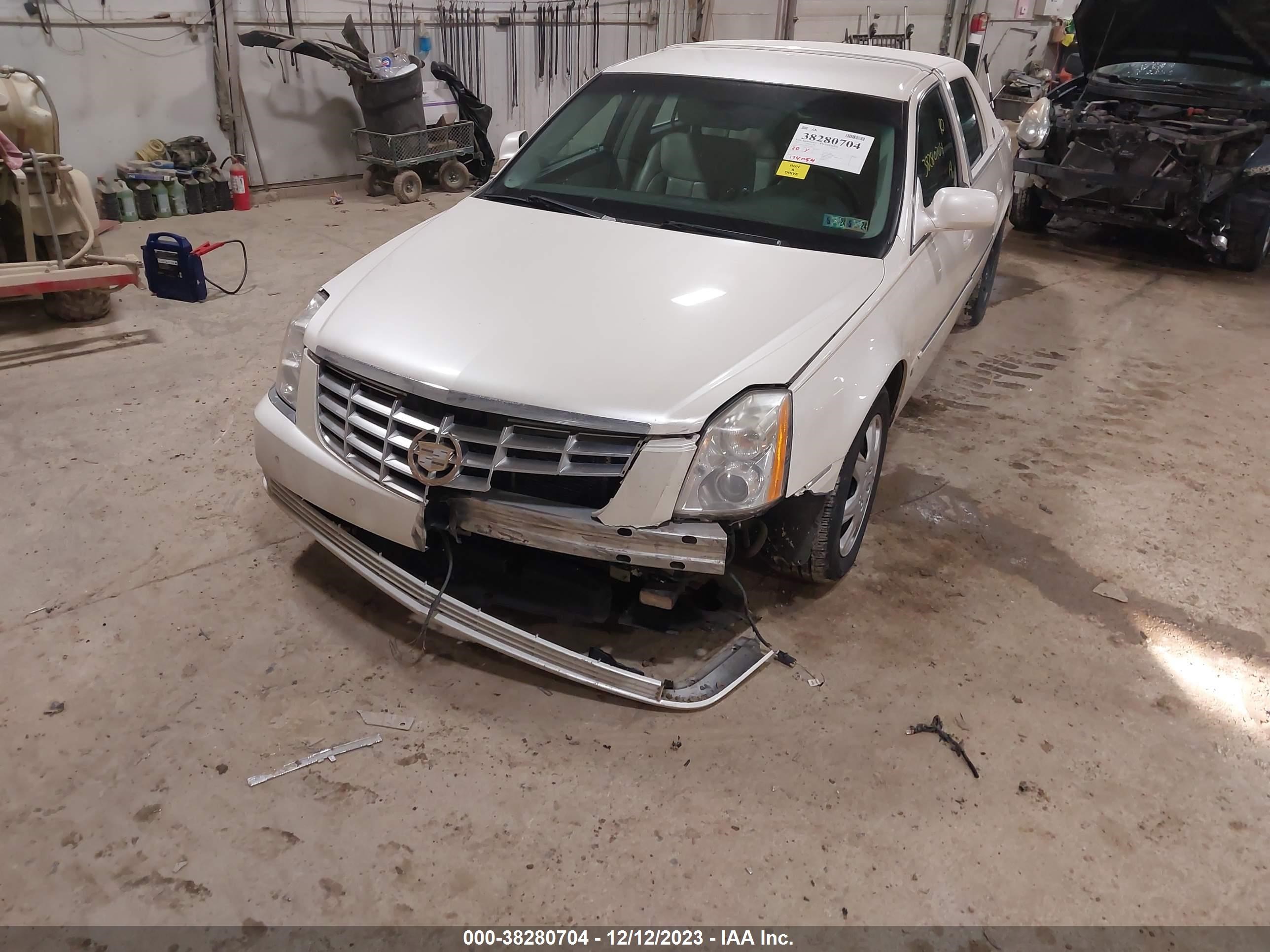 Photo 5 VIN: 1G6KD57Y87U210311 - CADILLAC DTS 