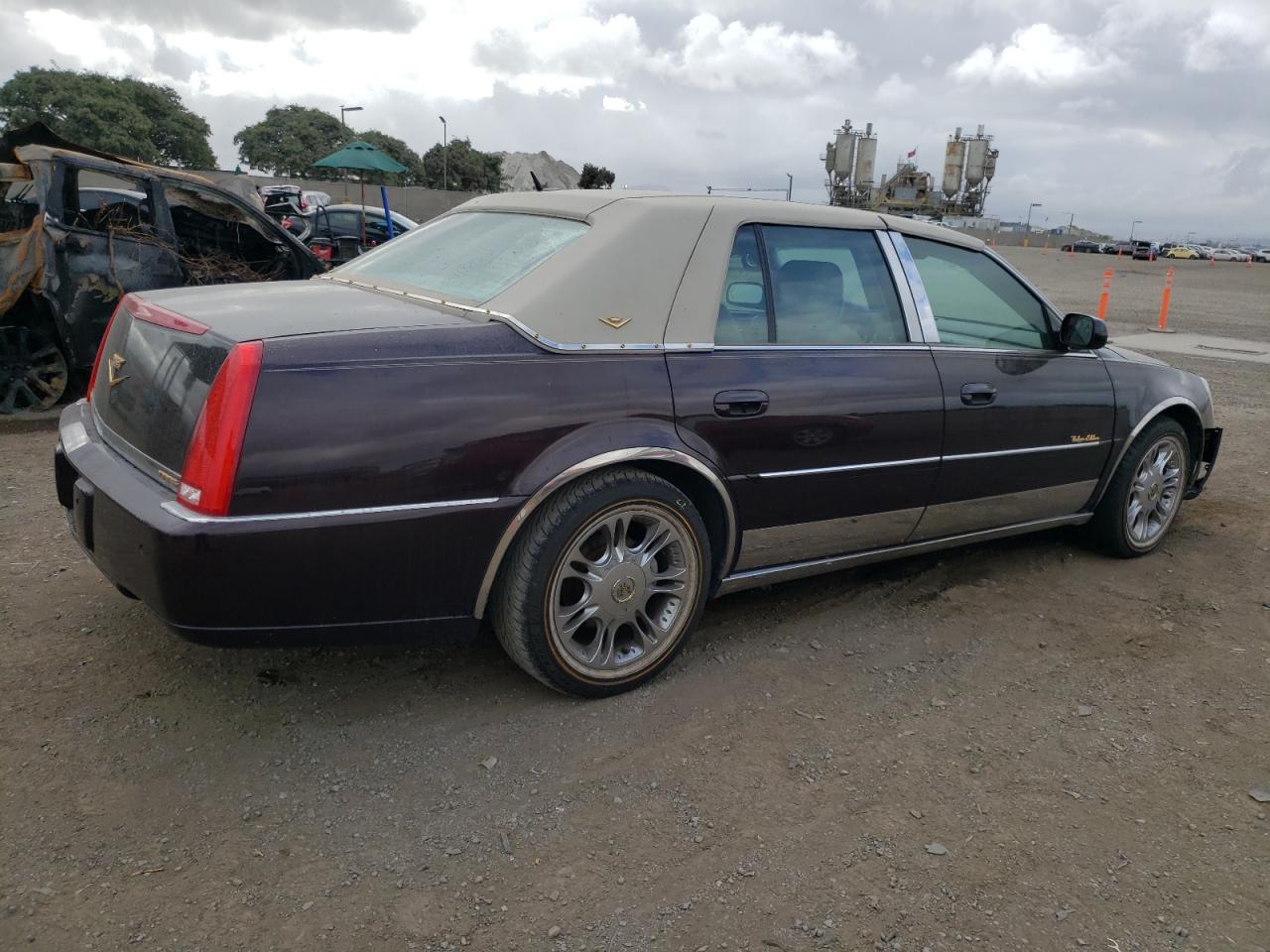 Photo 2 VIN: 1G6KD57Y88U117516 - CADILLAC DTS 