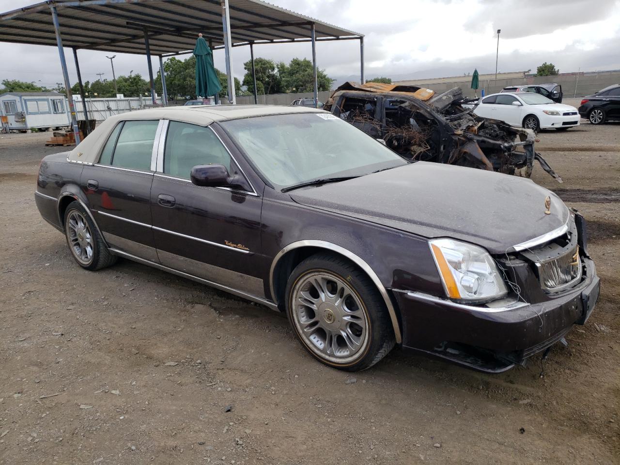 Photo 3 VIN: 1G6KD57Y88U117516 - CADILLAC DTS 