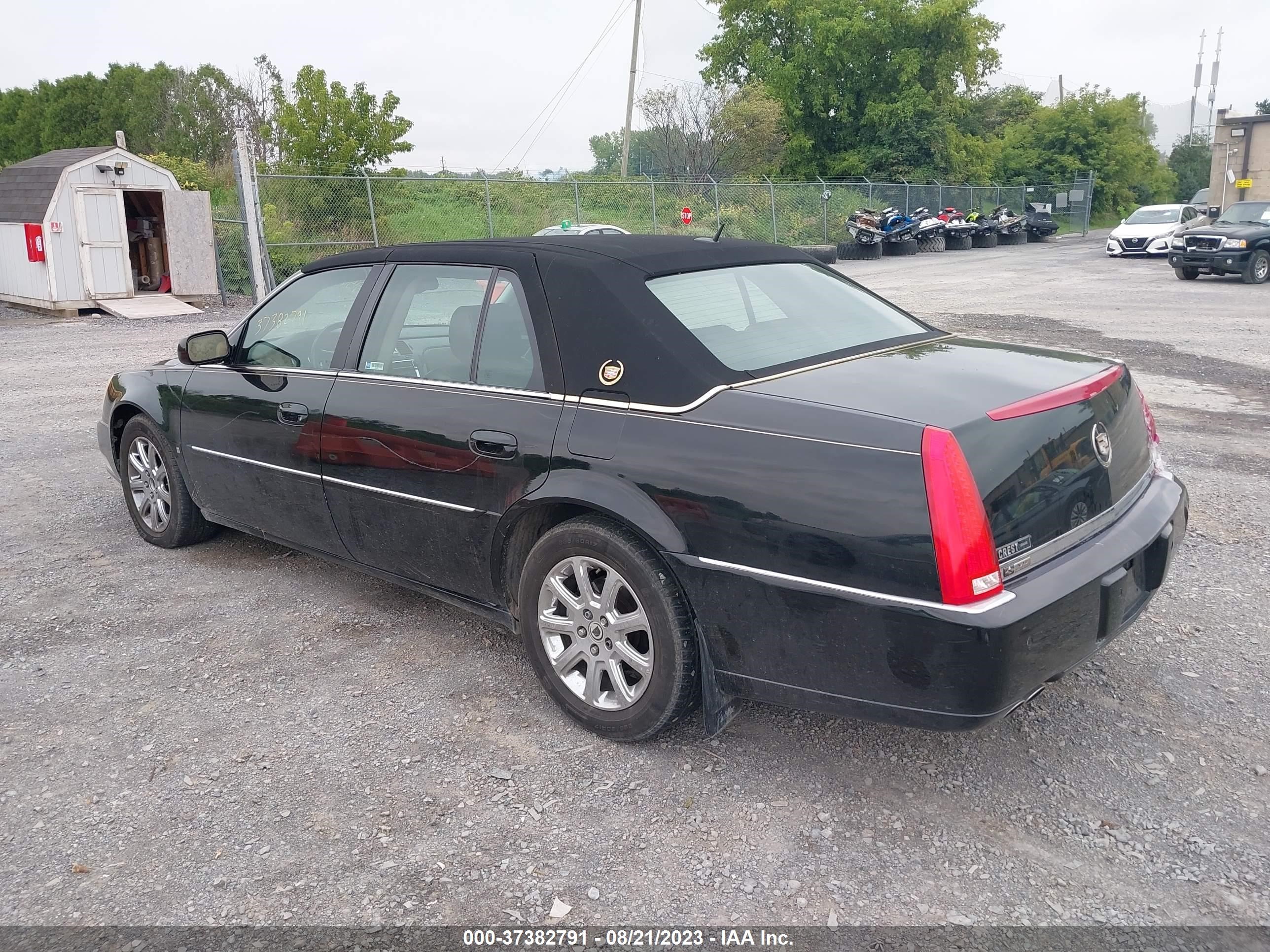 Photo 2 VIN: 1G6KD57Y88U137121 - CADILLAC DTS 