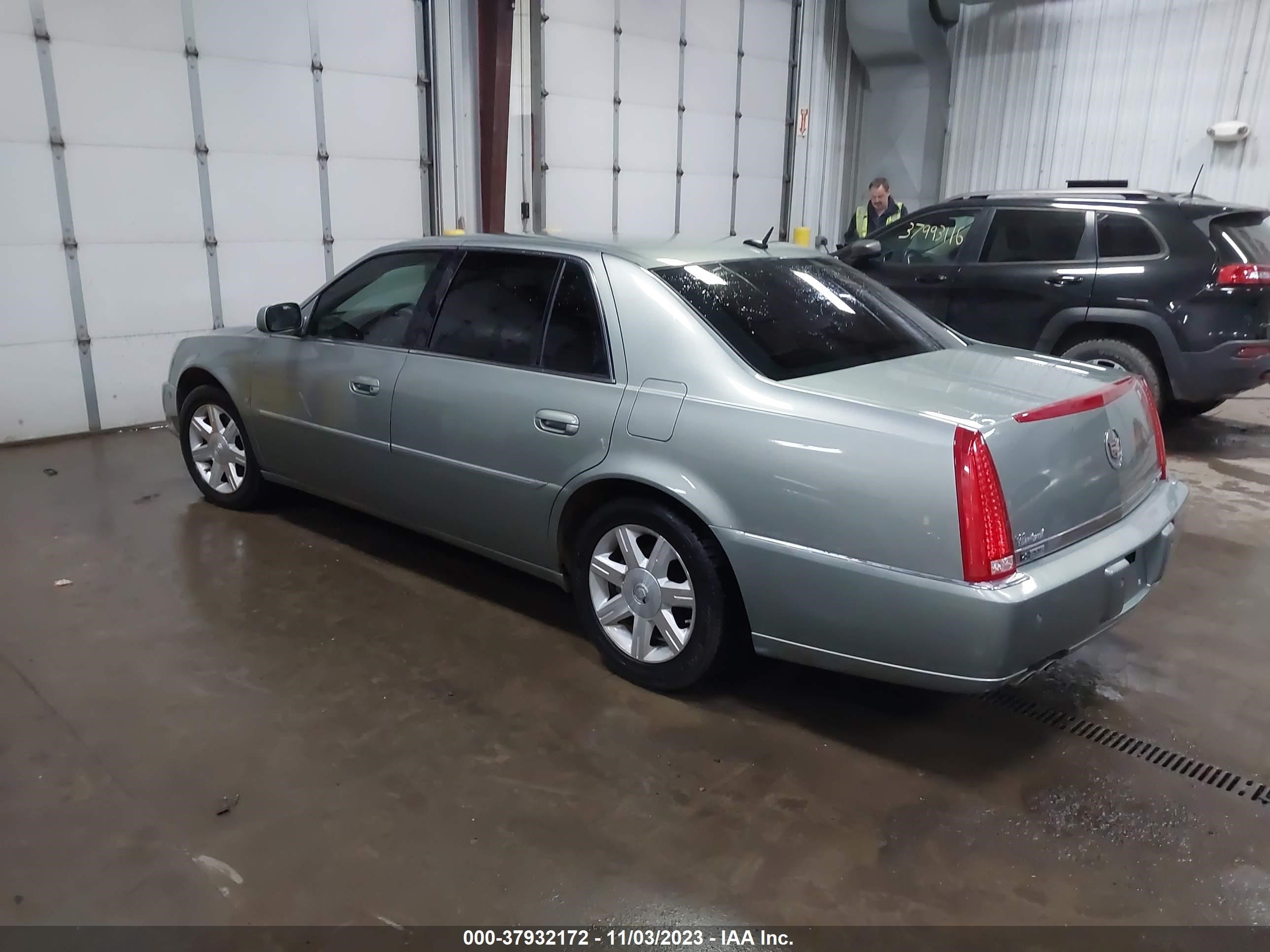 Photo 2 VIN: 1G6KD57Y96U121829 - CADILLAC DTS 