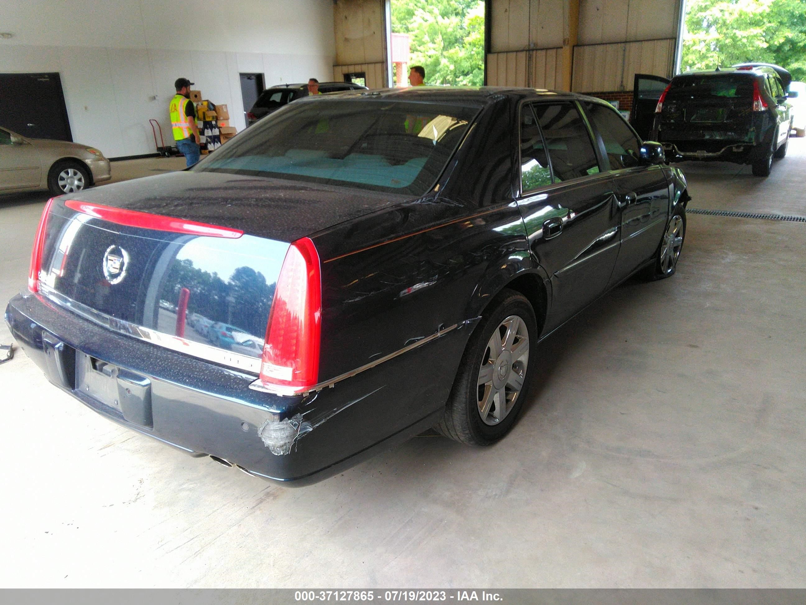 Photo 3 VIN: 1G6KD57Y96U179214 - CADILLAC DTS 