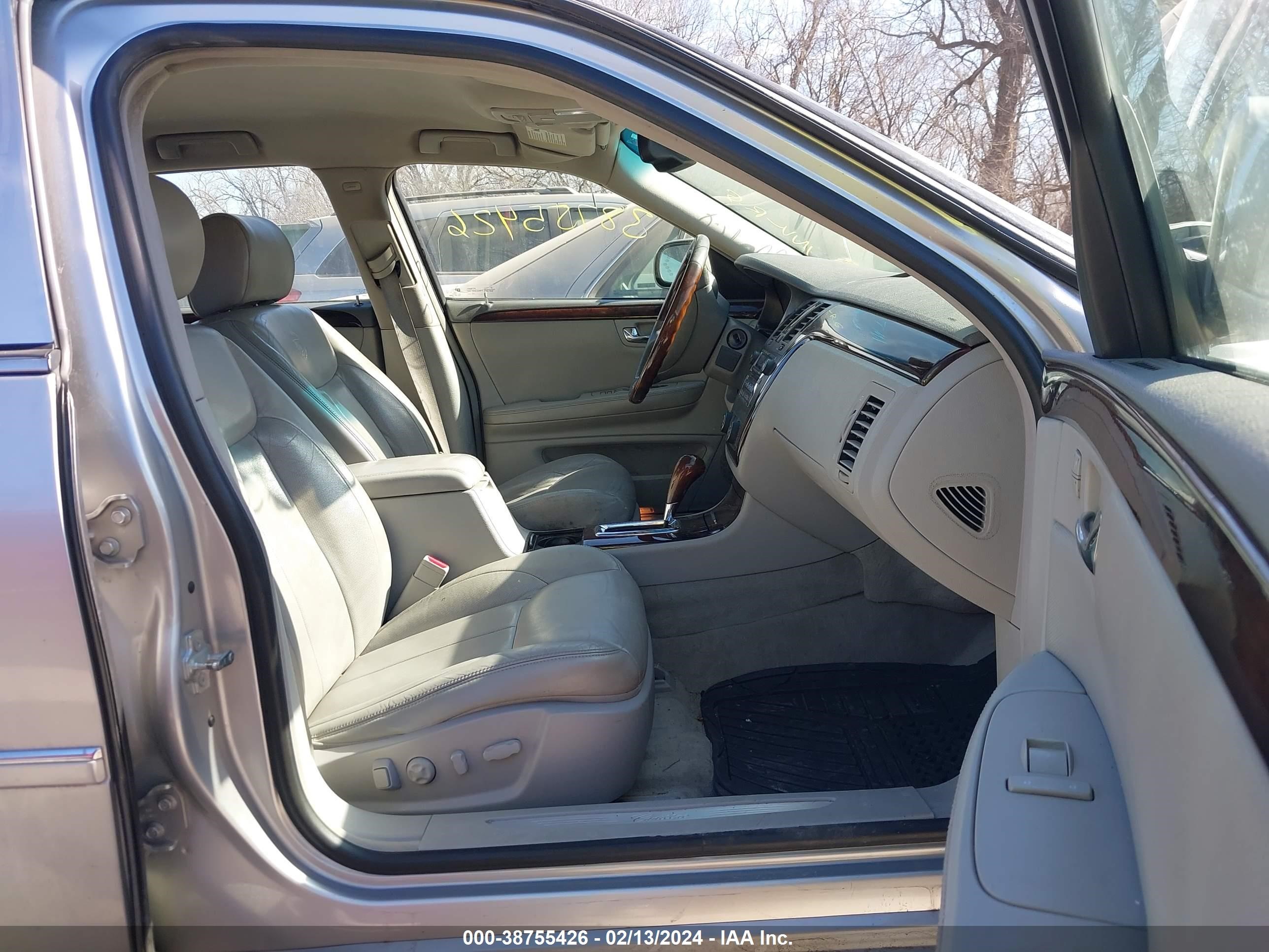 Photo 4 VIN: 1G6KD57Y97U117460 - CADILLAC DTS 