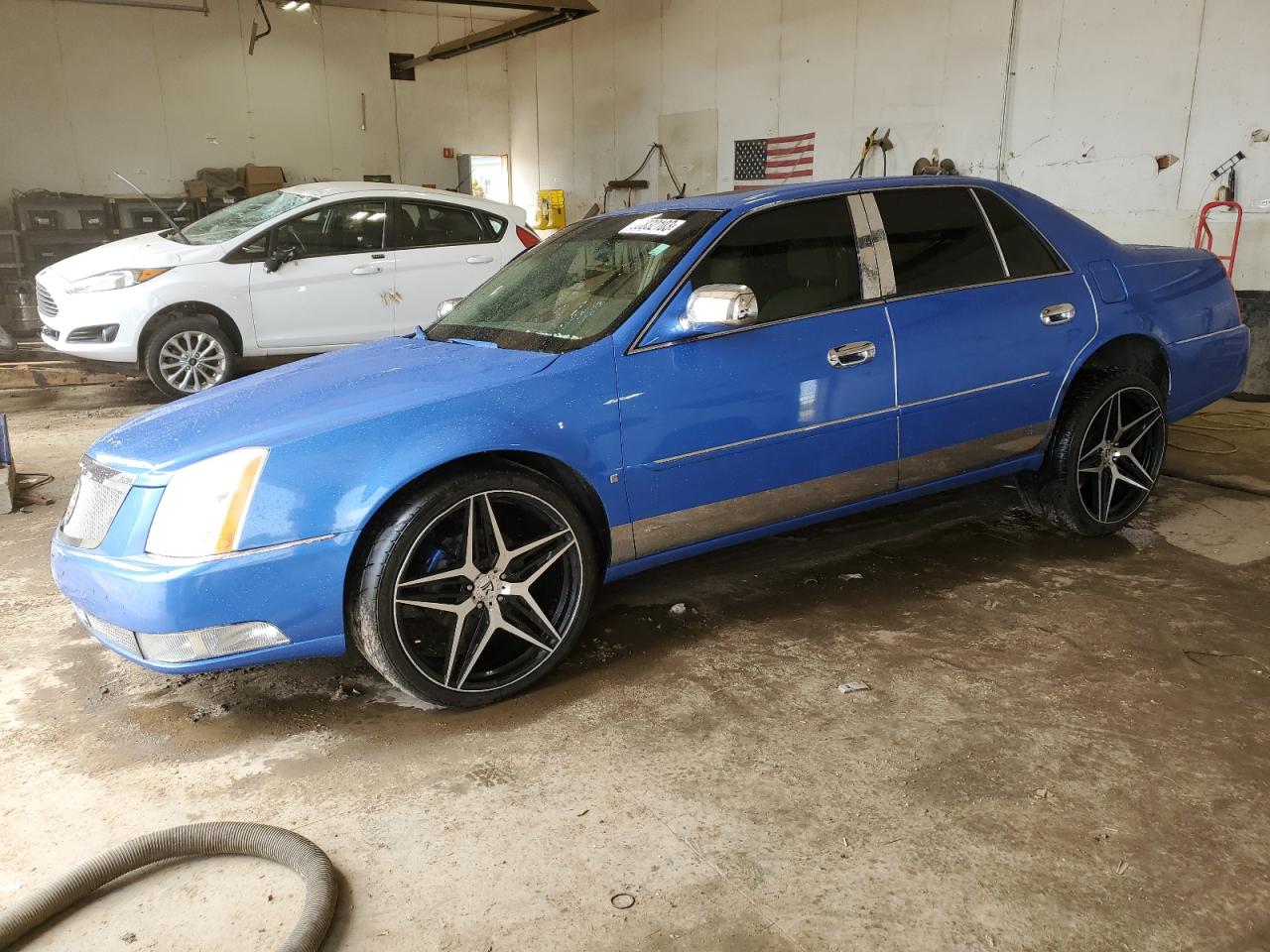 Photo 0 VIN: 1G6KD57Y97U137692 - CADILLAC DTS 