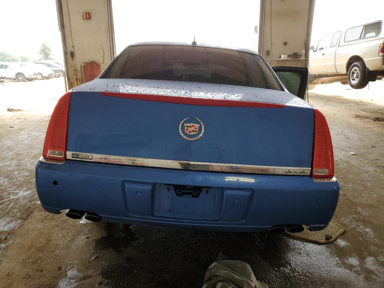 Photo 5 VIN: 1G6KD57Y97U137692 - CADILLAC DTS 