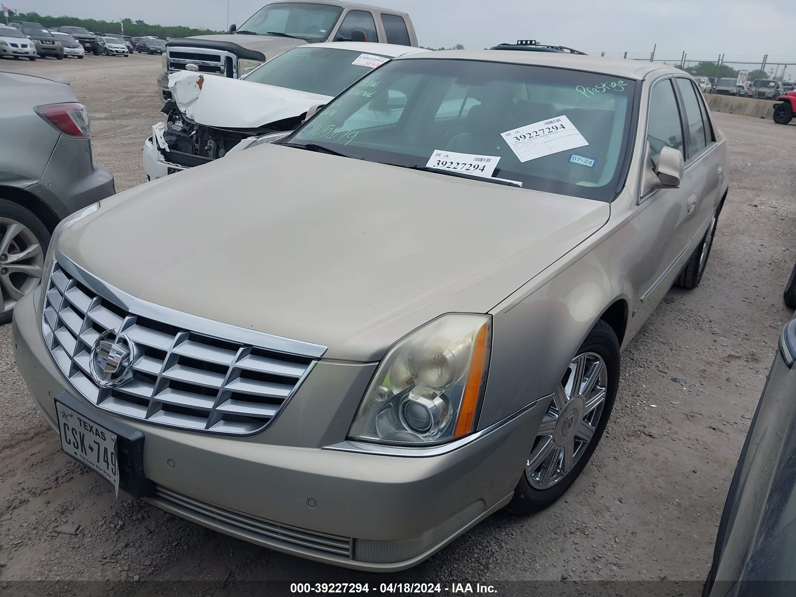 Photo 1 VIN: 1G6KD57Y98U105679 - CADILLAC DTS 