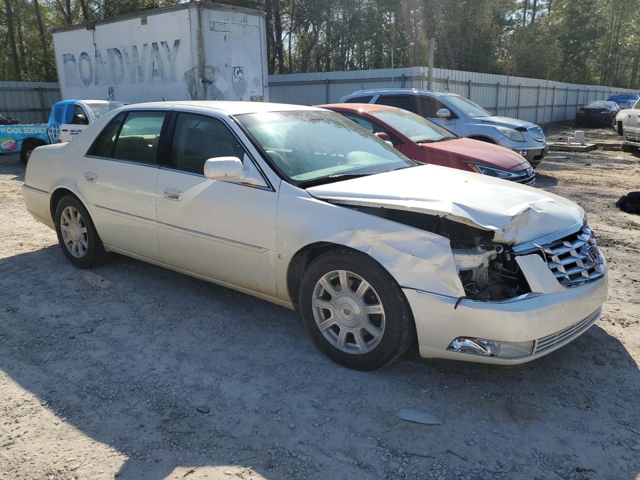 Photo 3 VIN: 1G6KD57Y98U152713 - CADILLAC DTS 