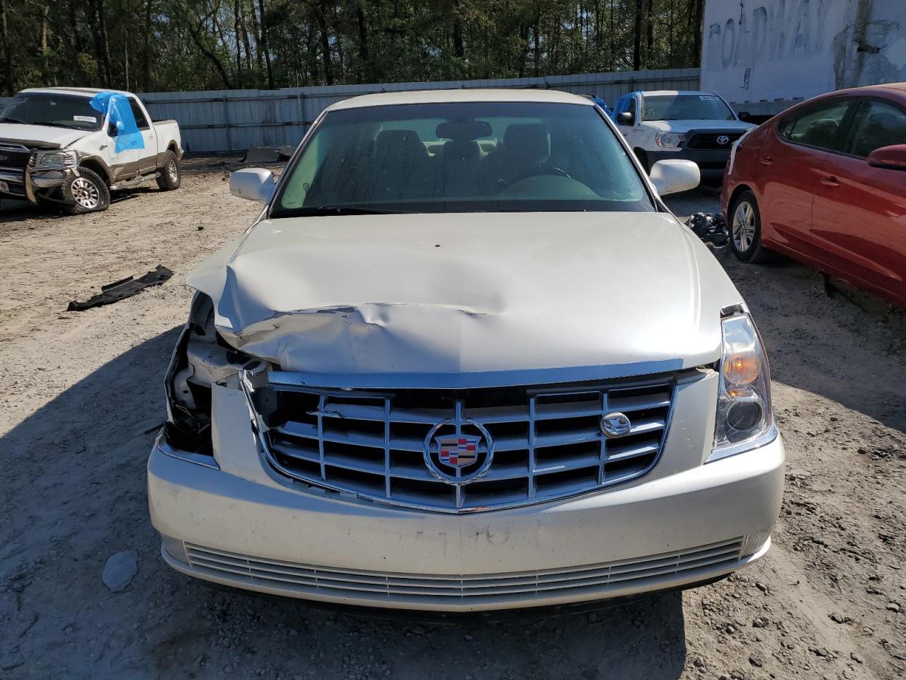 Photo 4 VIN: 1G6KD57Y98U152713 - CADILLAC DTS 