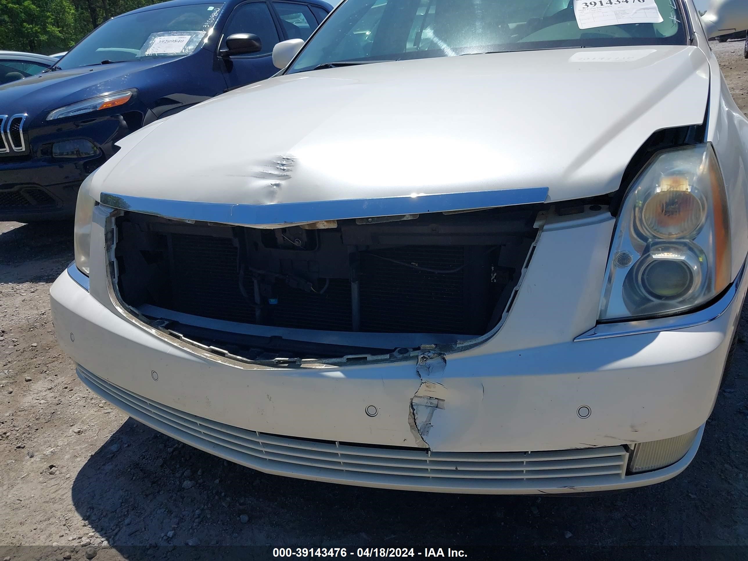 Photo 5 VIN: 1G6KD57Y98U154476 - CADILLAC DTS 