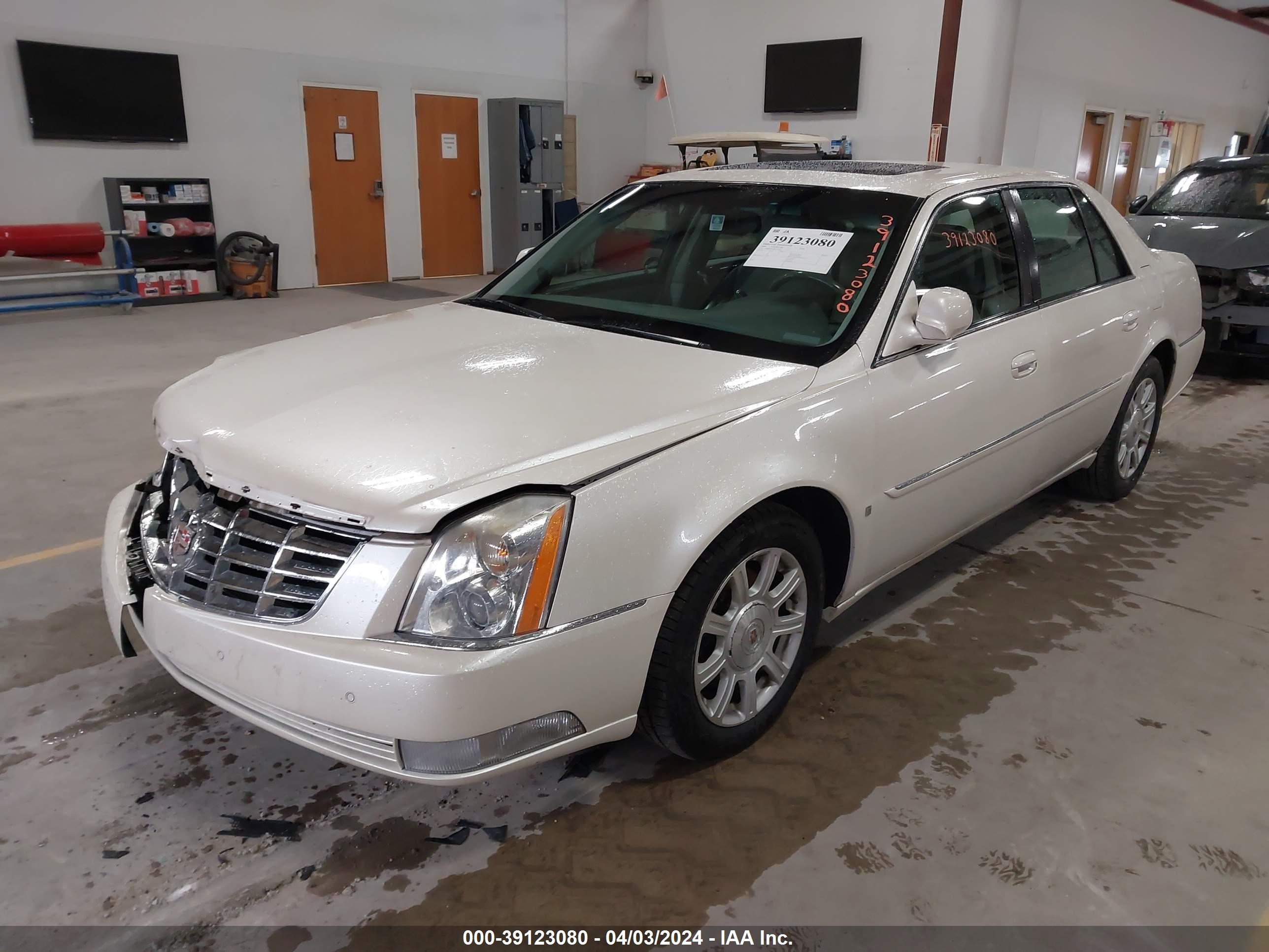 Photo 1 VIN: 1G6KD57Y98U172184 - CADILLAC DTS 