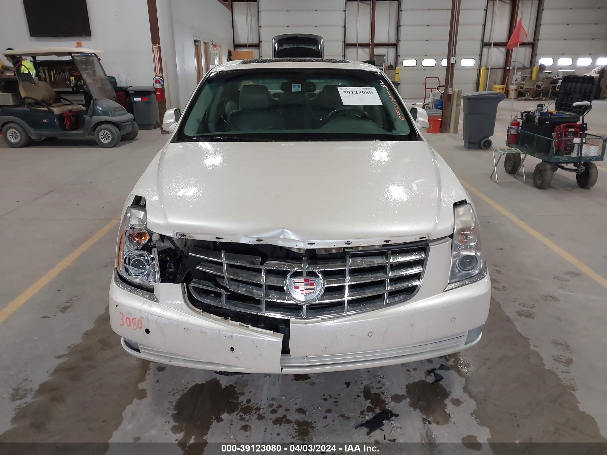 Photo 11 VIN: 1G6KD57Y98U172184 - CADILLAC DTS 