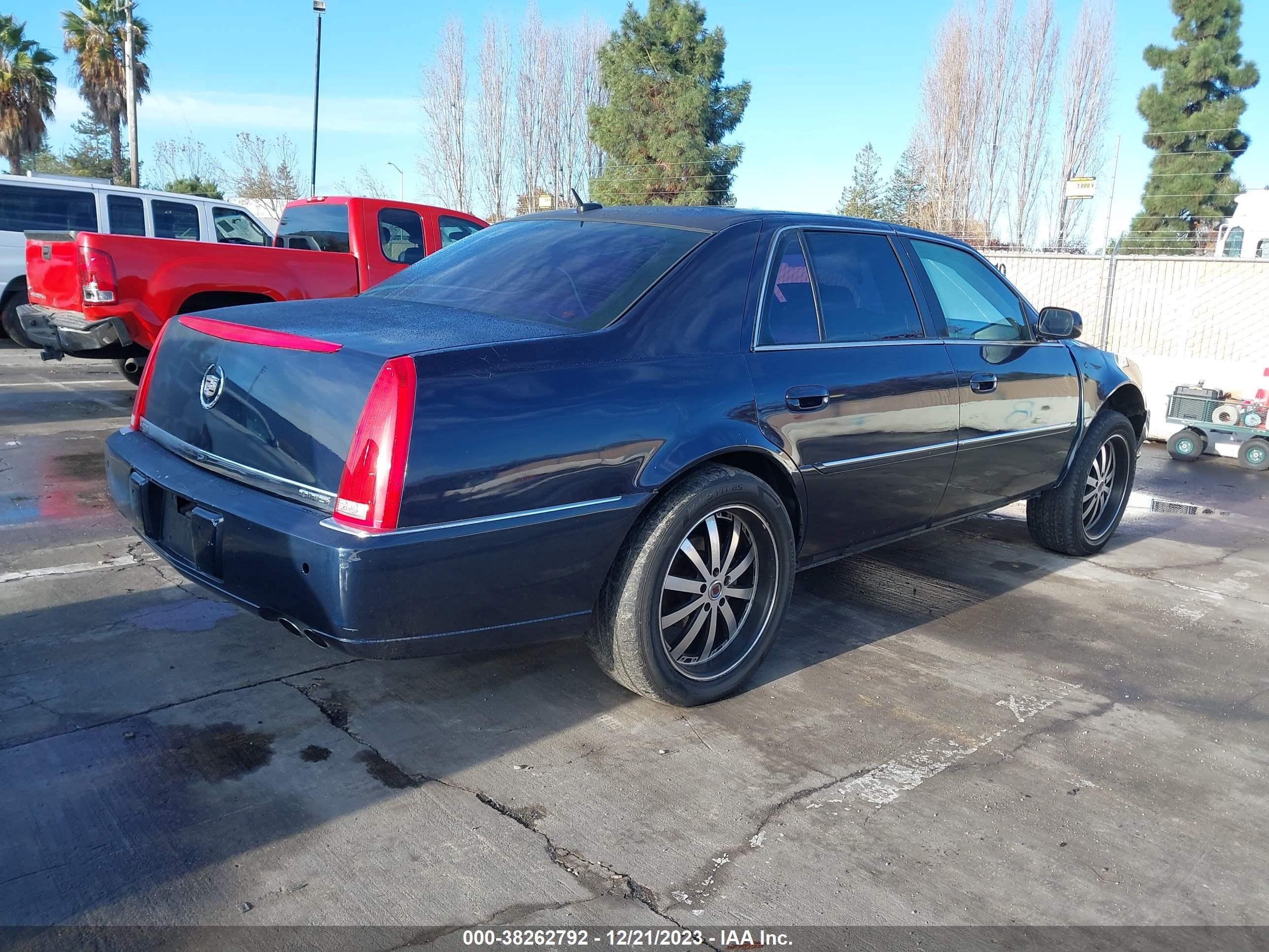 Photo 3 VIN: 1G6KD57YX6U186026 - CADILLAC DTS 