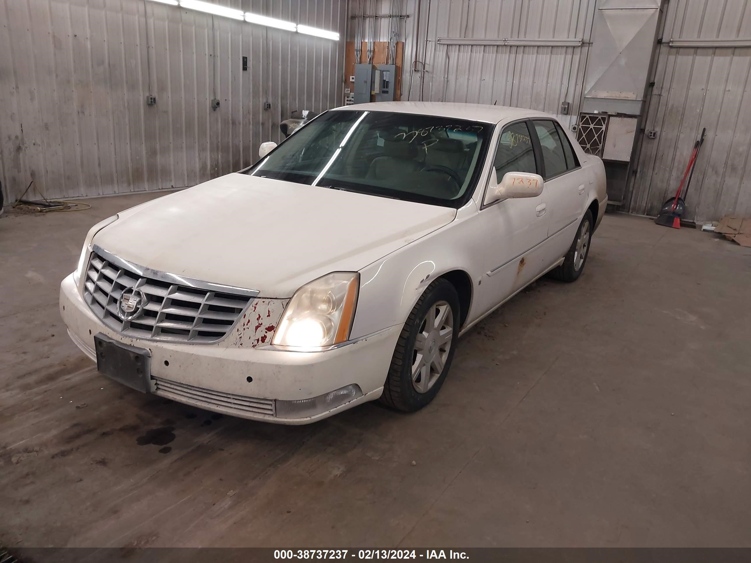 Photo 1 VIN: 1G6KD57YX7U175710 - CADILLAC DTS 