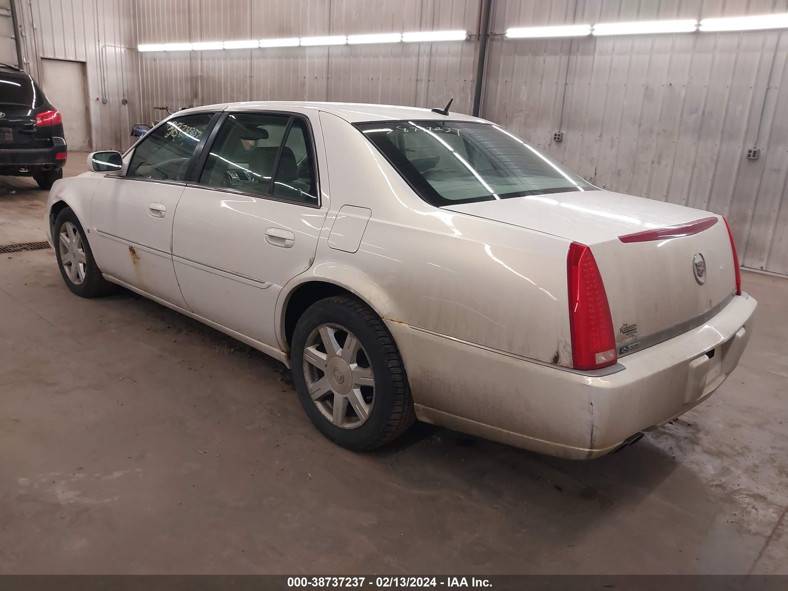 Photo 2 VIN: 1G6KD57YX7U175710 - CADILLAC DTS 