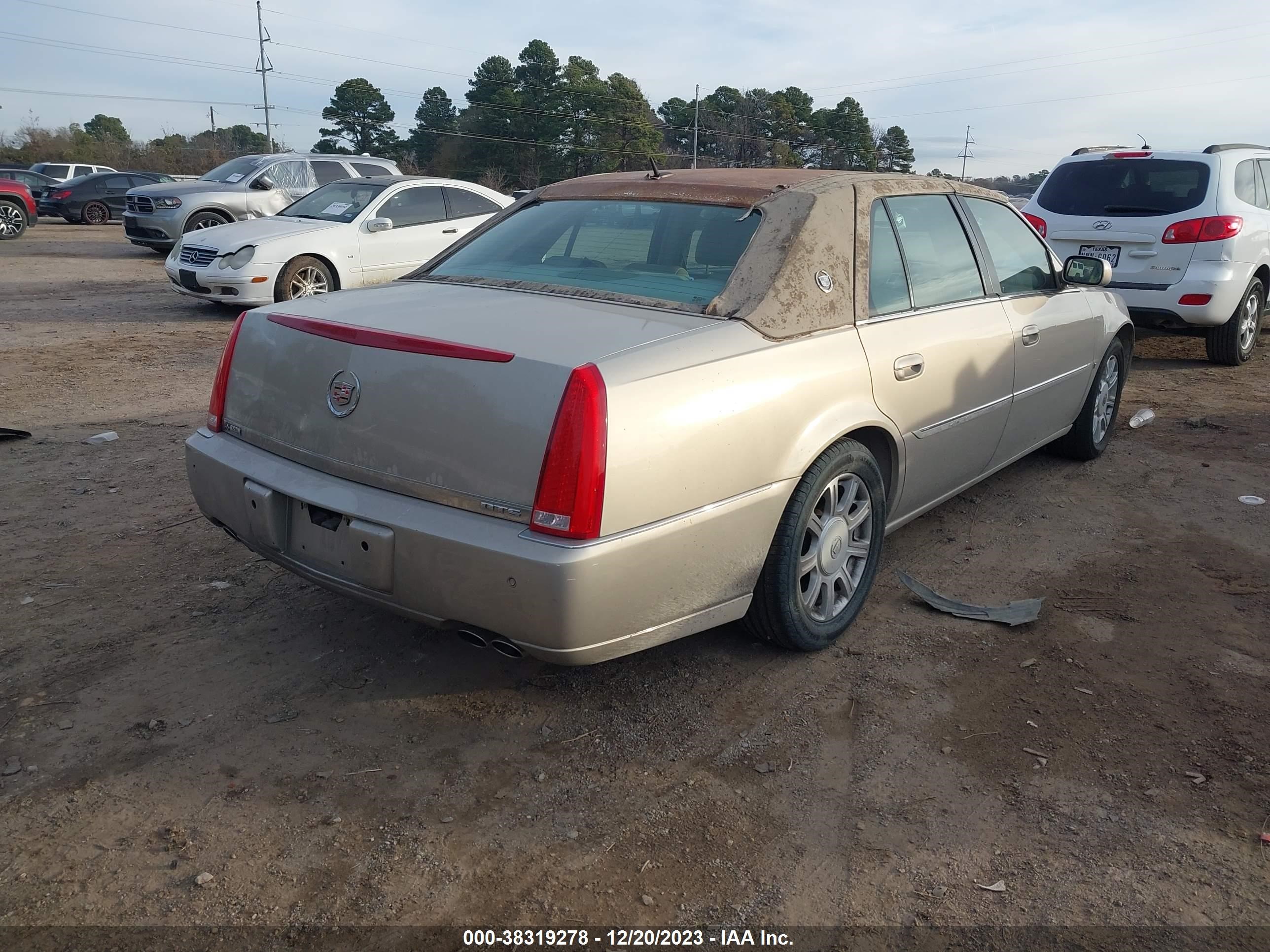 Photo 3 VIN: 1G6KD57YX8U144989 - CADILLAC DTS 