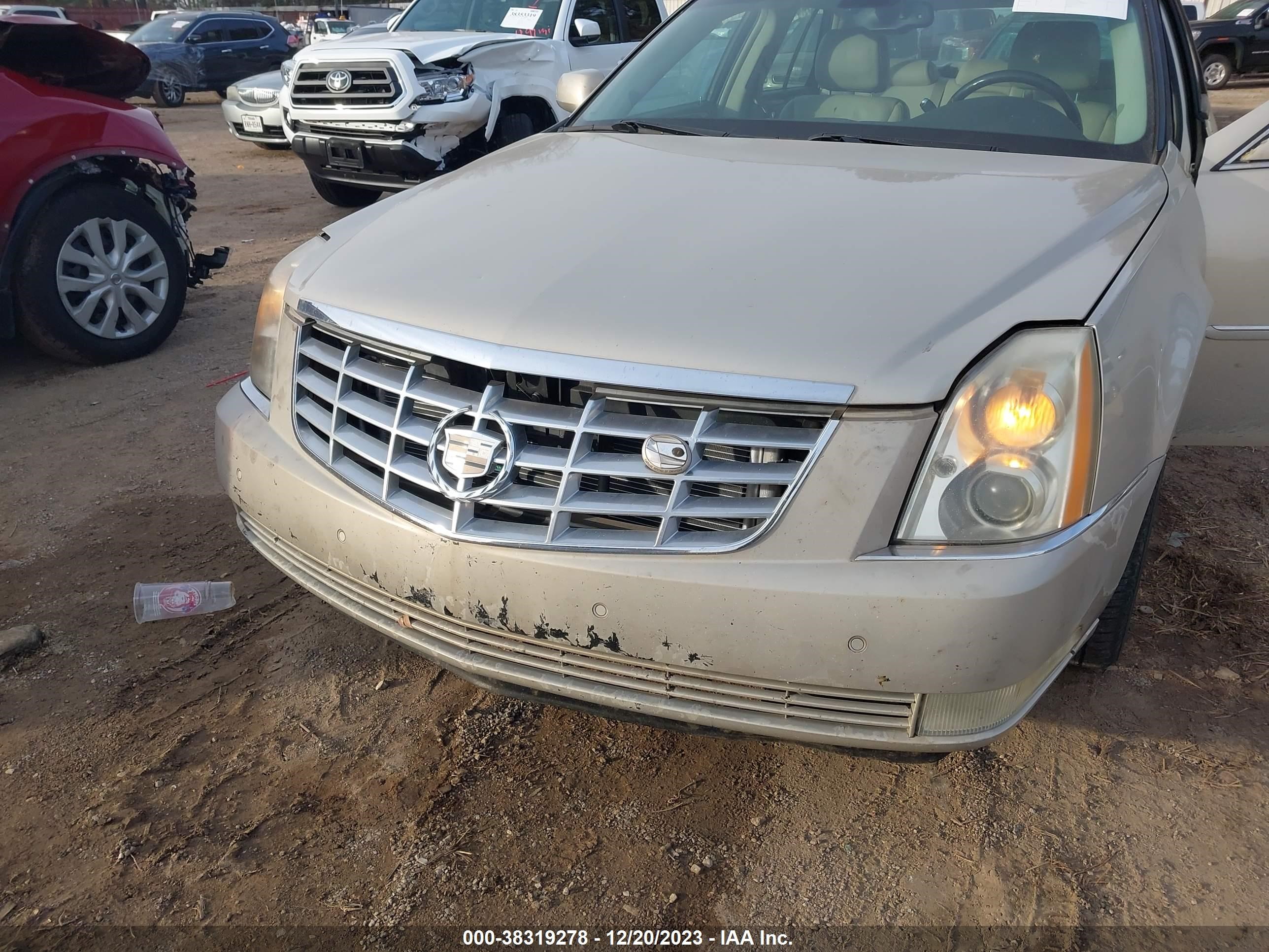 Photo 5 VIN: 1G6KD57YX8U144989 - CADILLAC DTS 