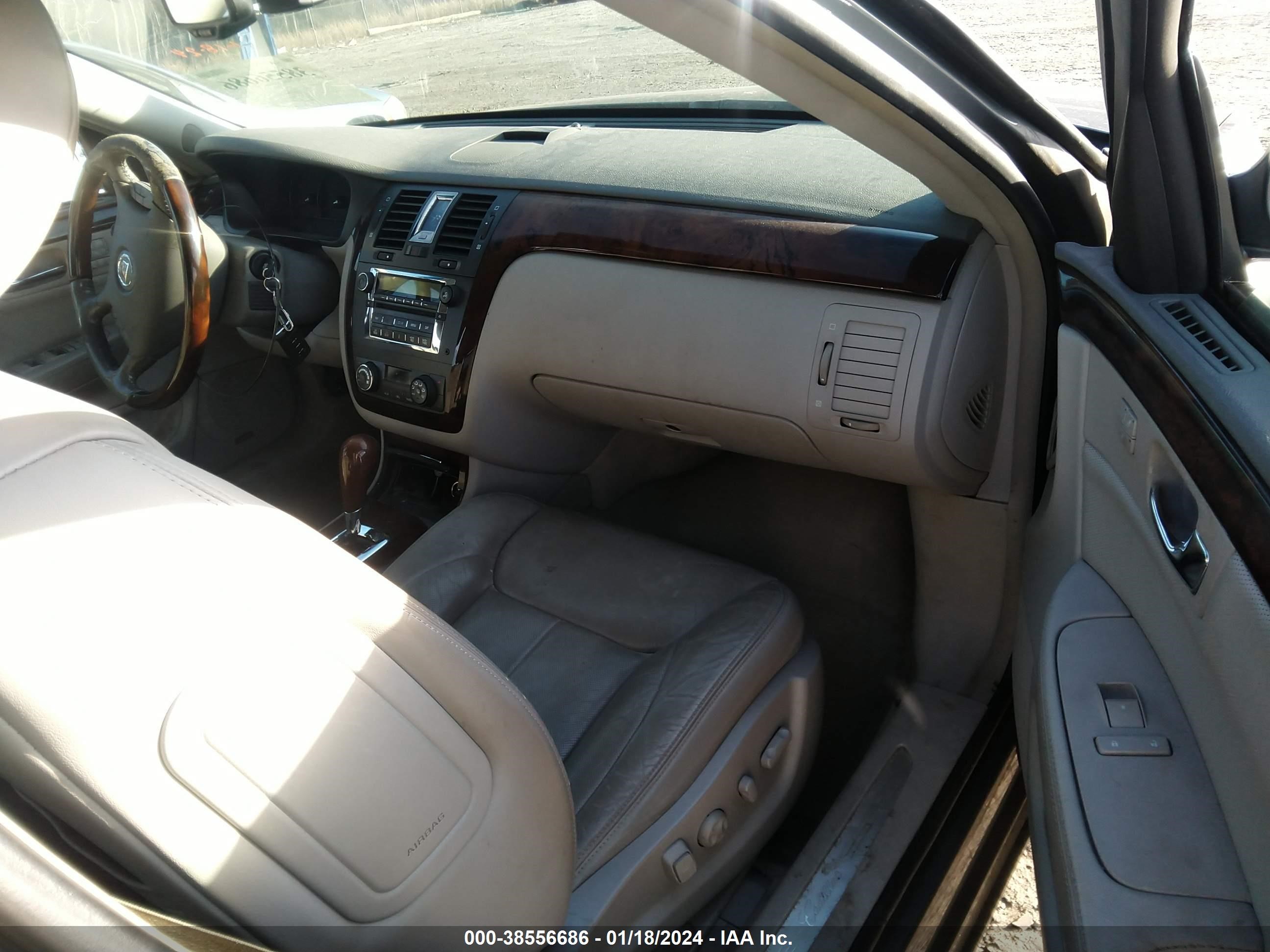 Photo 4 VIN: 1G6KD57YX8U162733 - CADILLAC DTS 