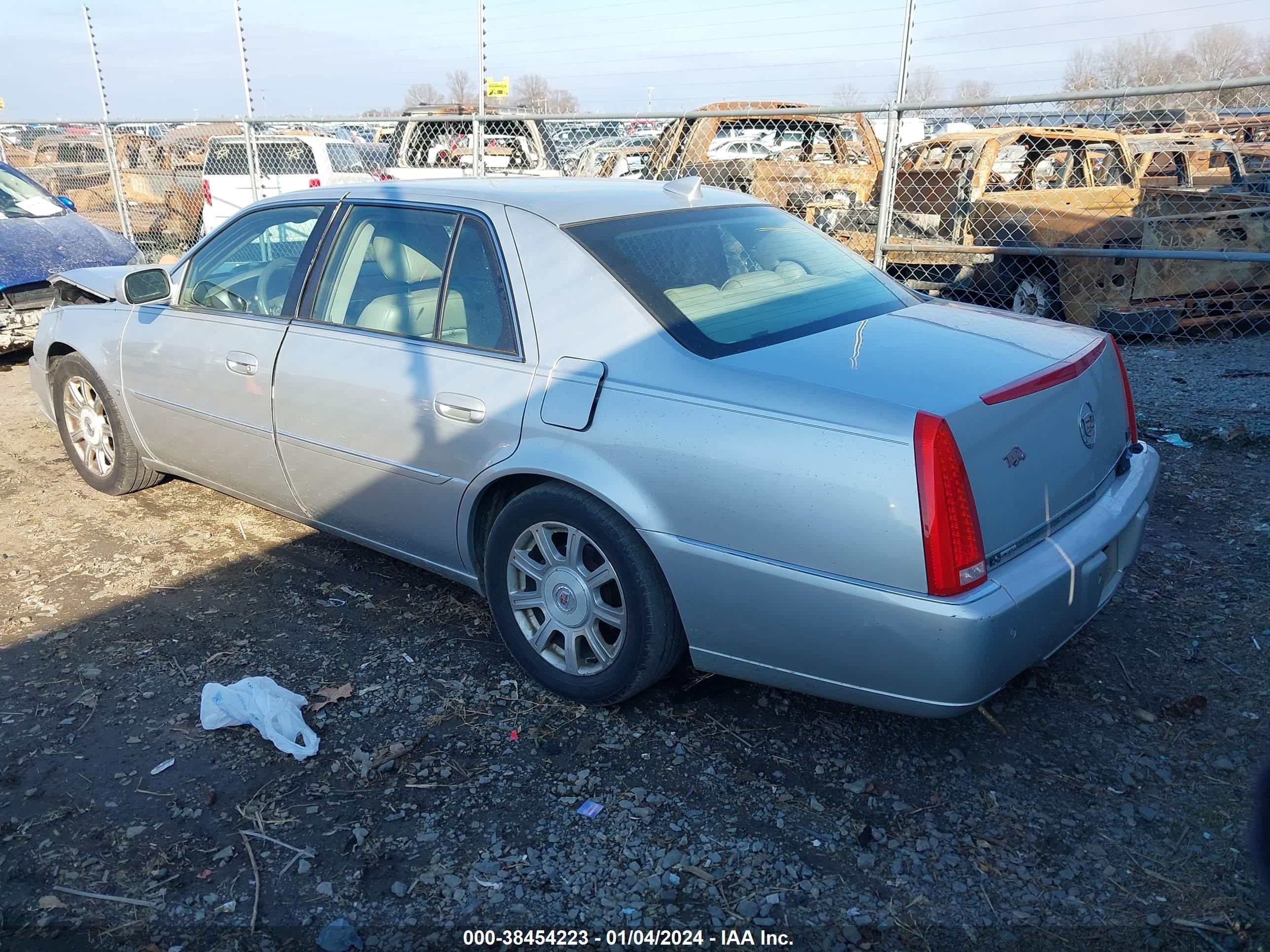 Photo 2 VIN: 1G6KD57YX9U105305 - CADILLAC DTS 