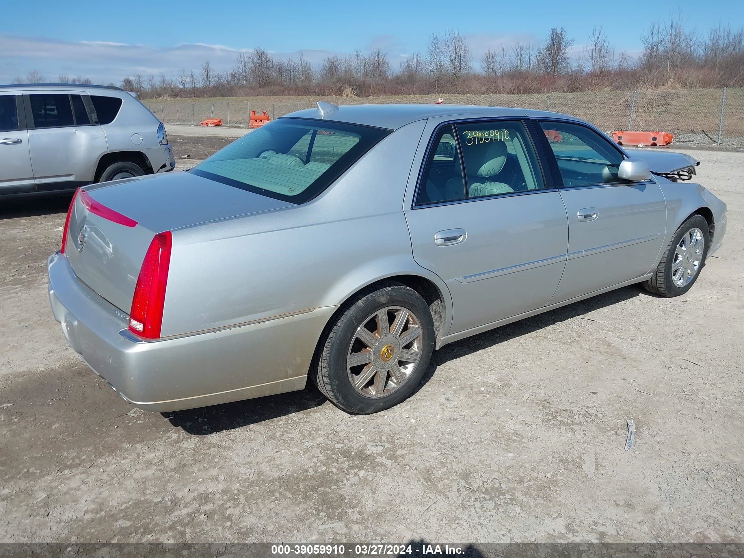 Photo 3 VIN: 1G6KD5E61BU133467 - CADILLAC DTS 