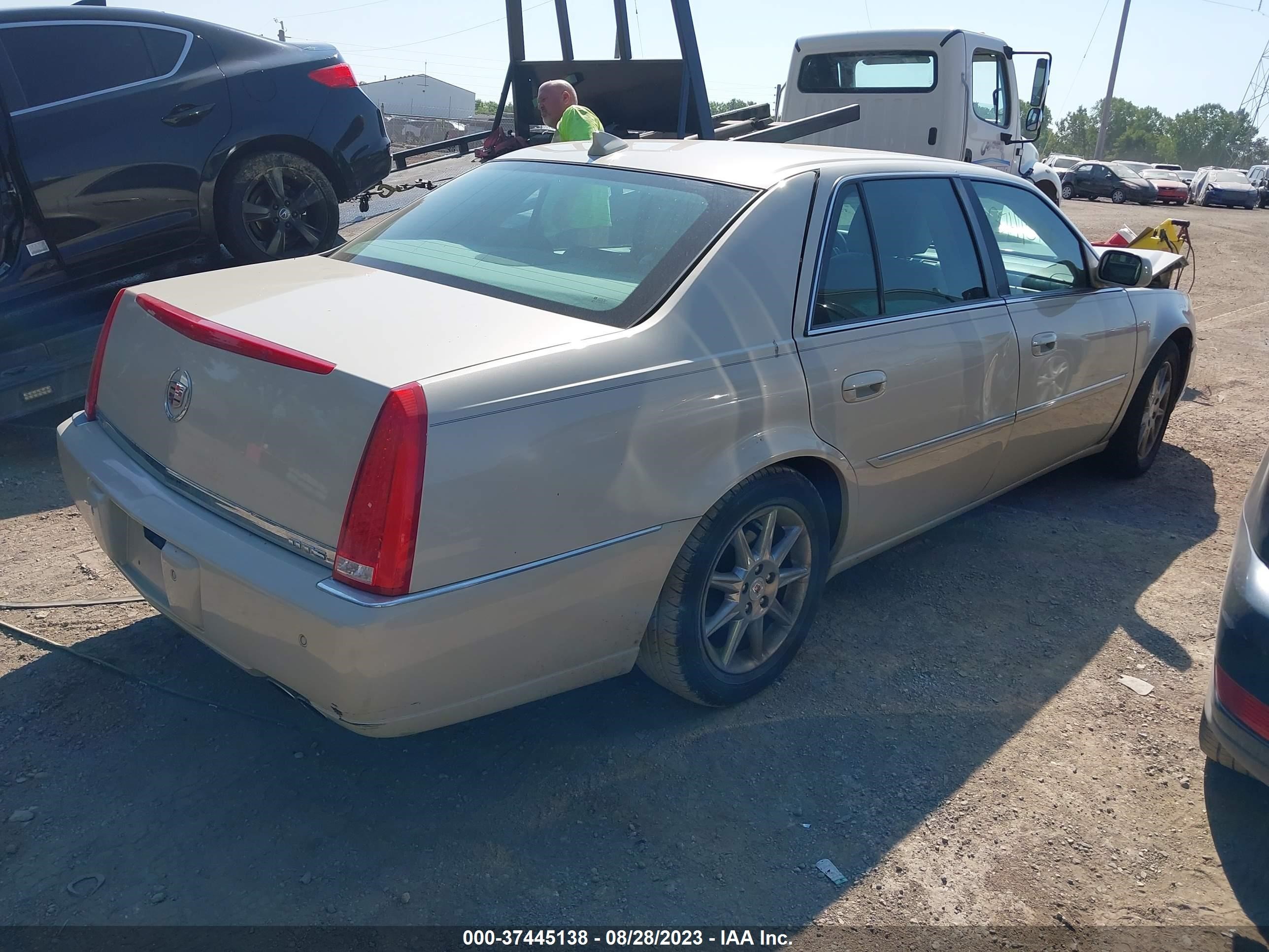 Photo 3 VIN: 1G6KD5E69BU112222 - CADILLAC DTS 