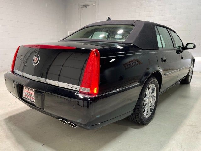 Photo 3 VIN: 1G6KD5E6XBU124184 - CADILLAC DTS 