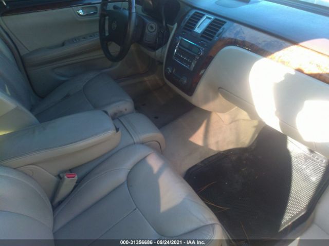 Photo 4 VIN: 1G6KD5EY9AU135581 - CADILLAC DTS 