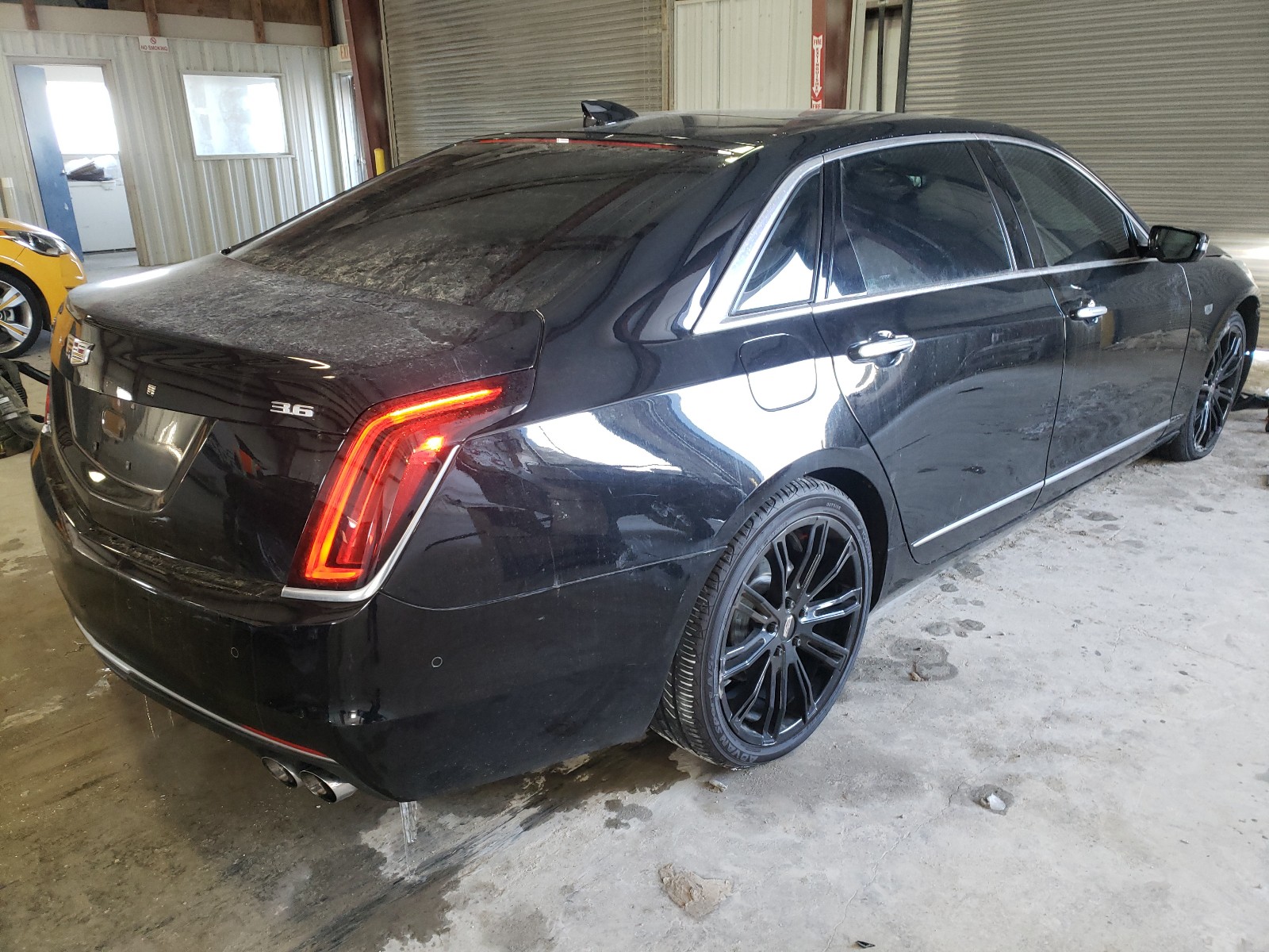 Photo 3 VIN: 1G6KD5RS4JU126602 - CADILLAC CT6 LUXURY 