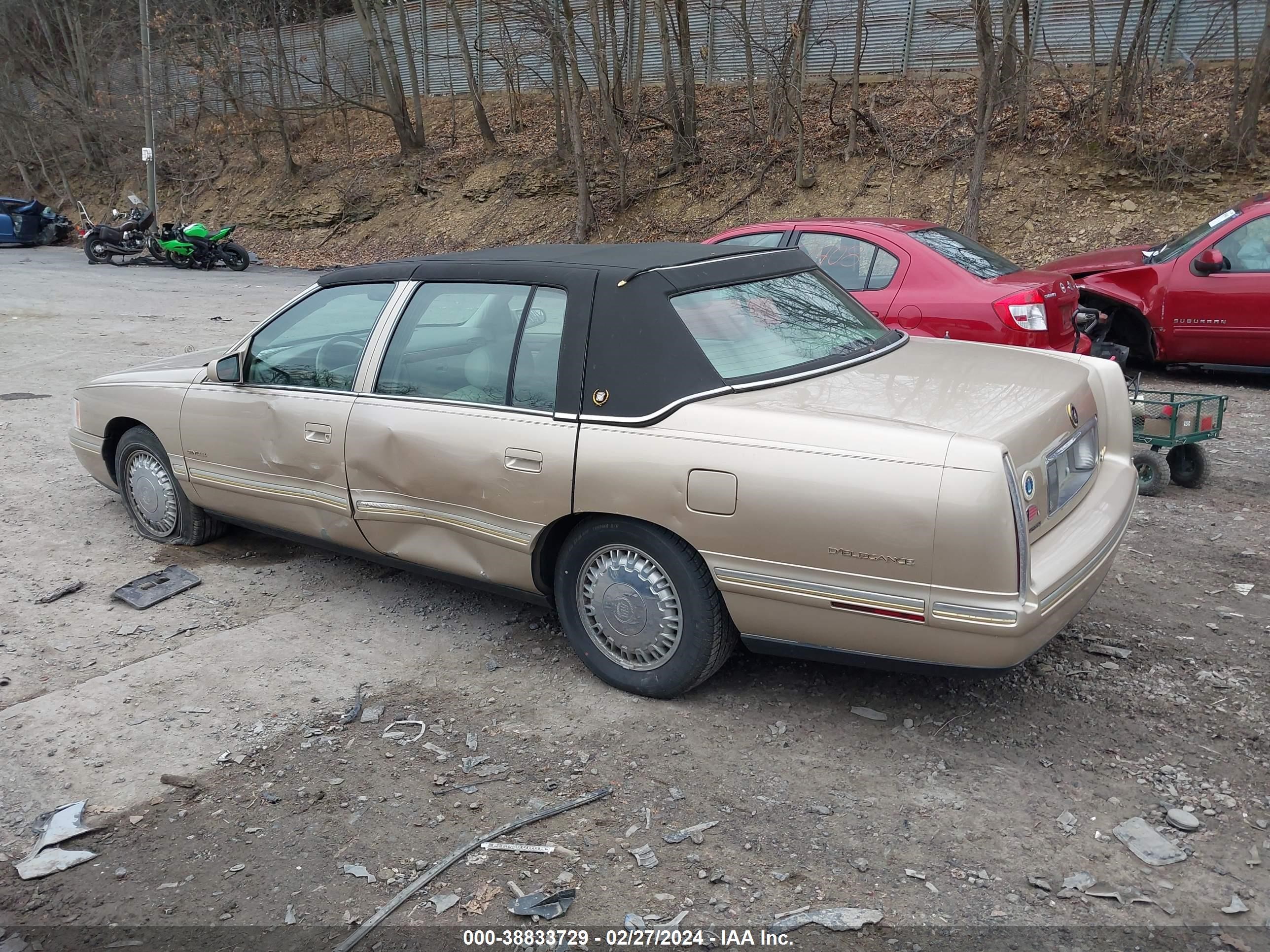 Photo 2 VIN: 1G6KE54Y1VU285740 - CADILLAC DE VILLE 