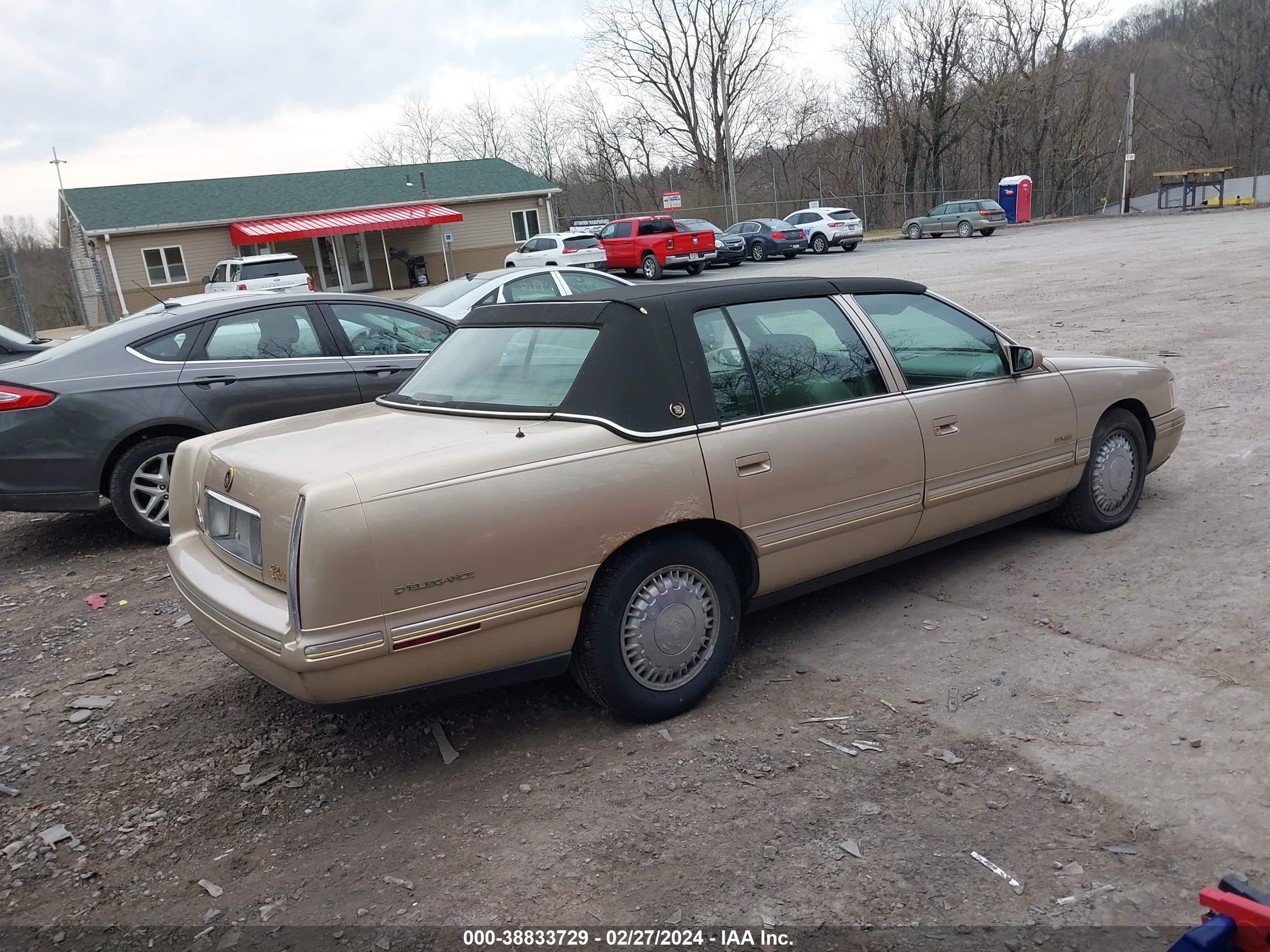 Photo 3 VIN: 1G6KE54Y1VU285740 - CADILLAC DE VILLE 