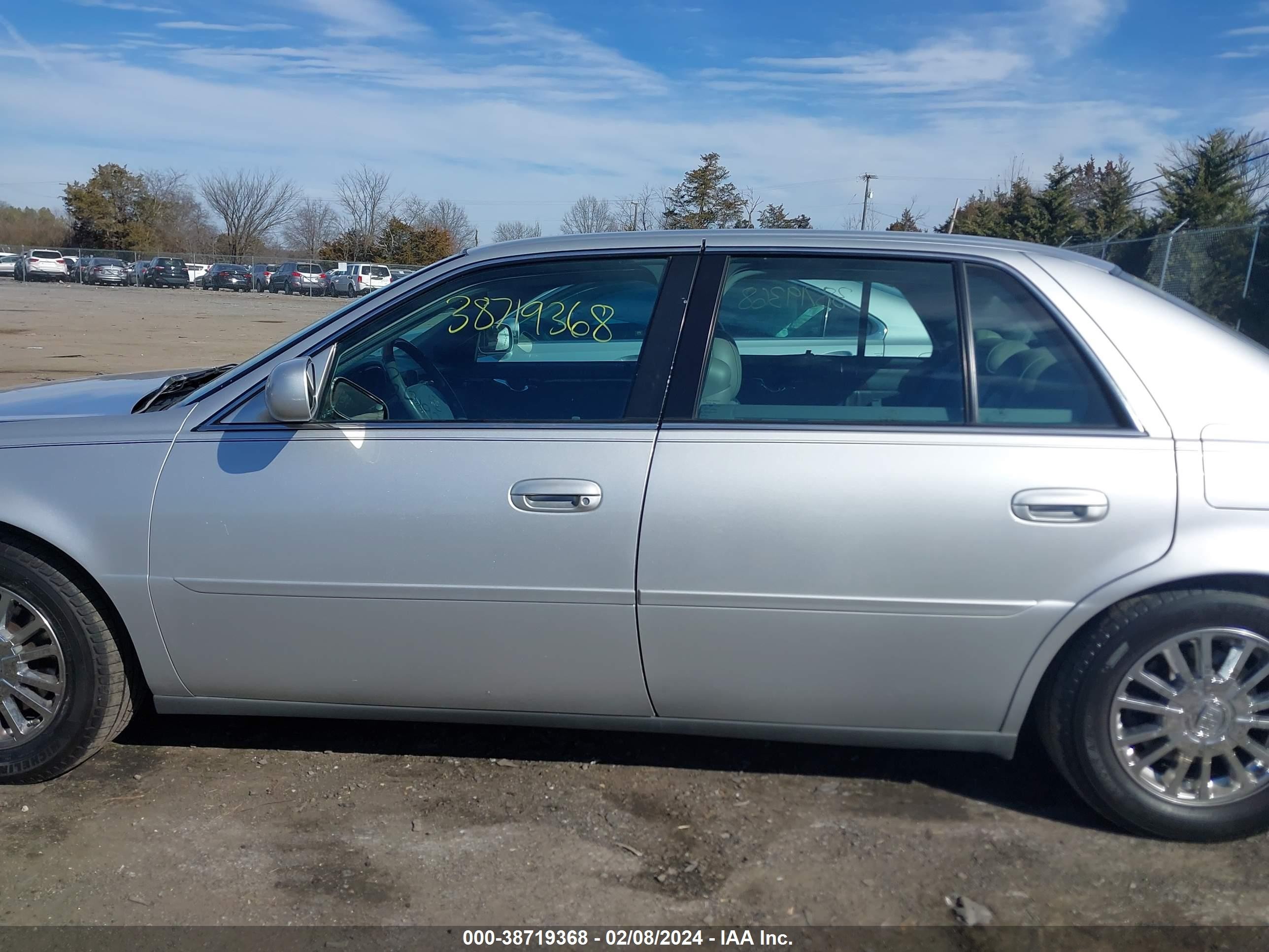 Photo 13 VIN: 1G6KE57Y13U239737 - CADILLAC DE VILLE 