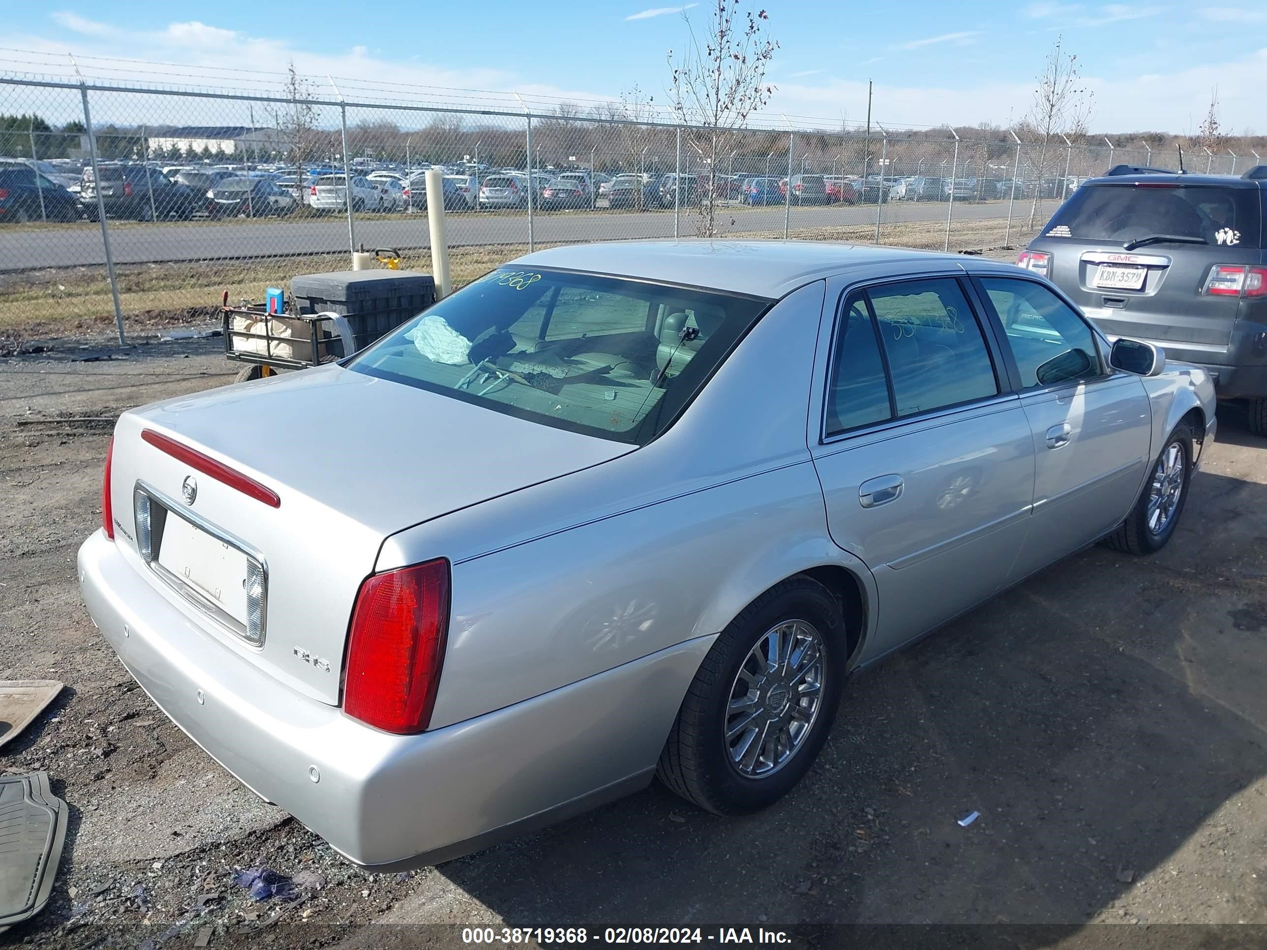 Photo 3 VIN: 1G6KE57Y13U239737 - CADILLAC DE VILLE 