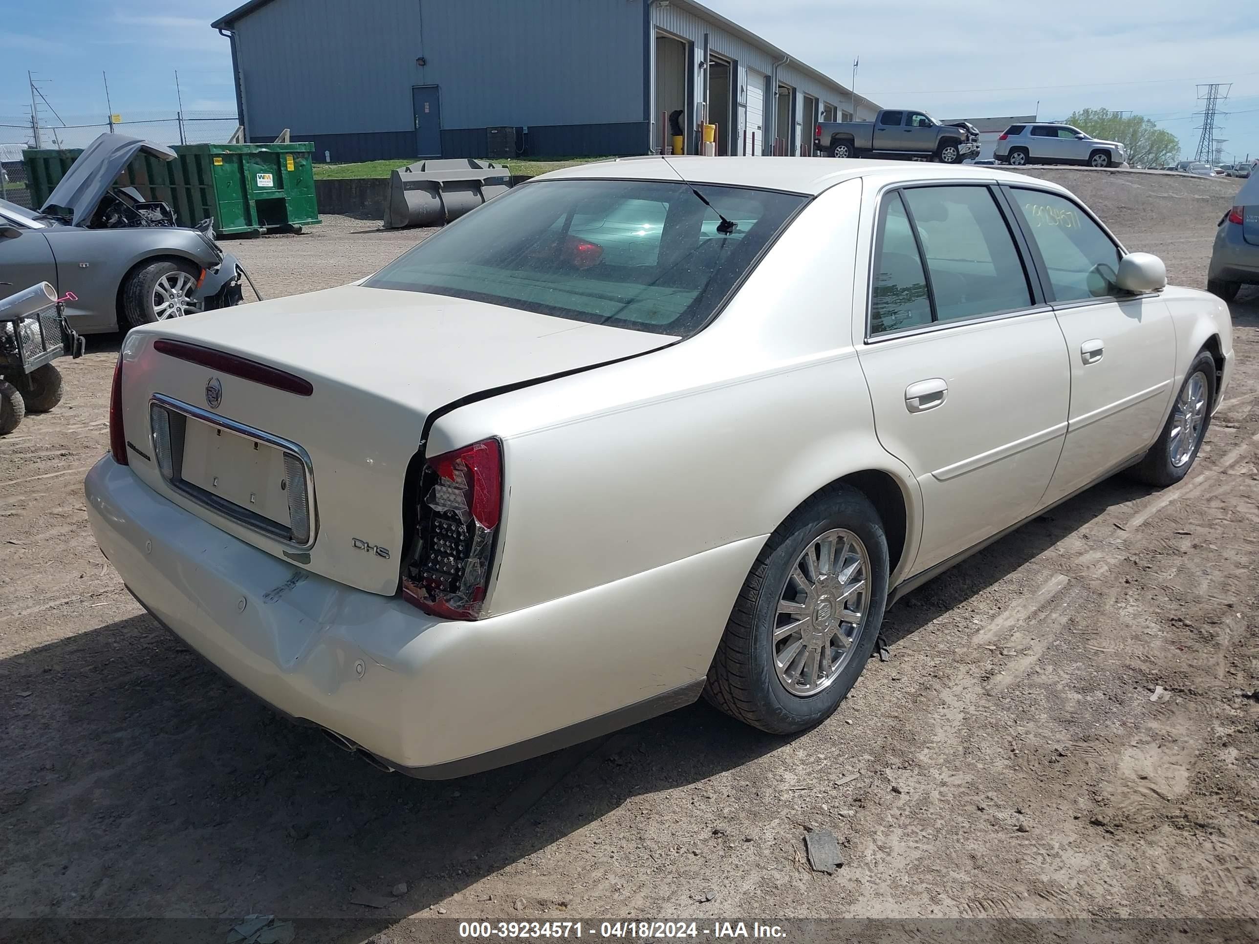 Photo 3 VIN: 1G6KE57Y43U111119 - CADILLAC DE VILLE 