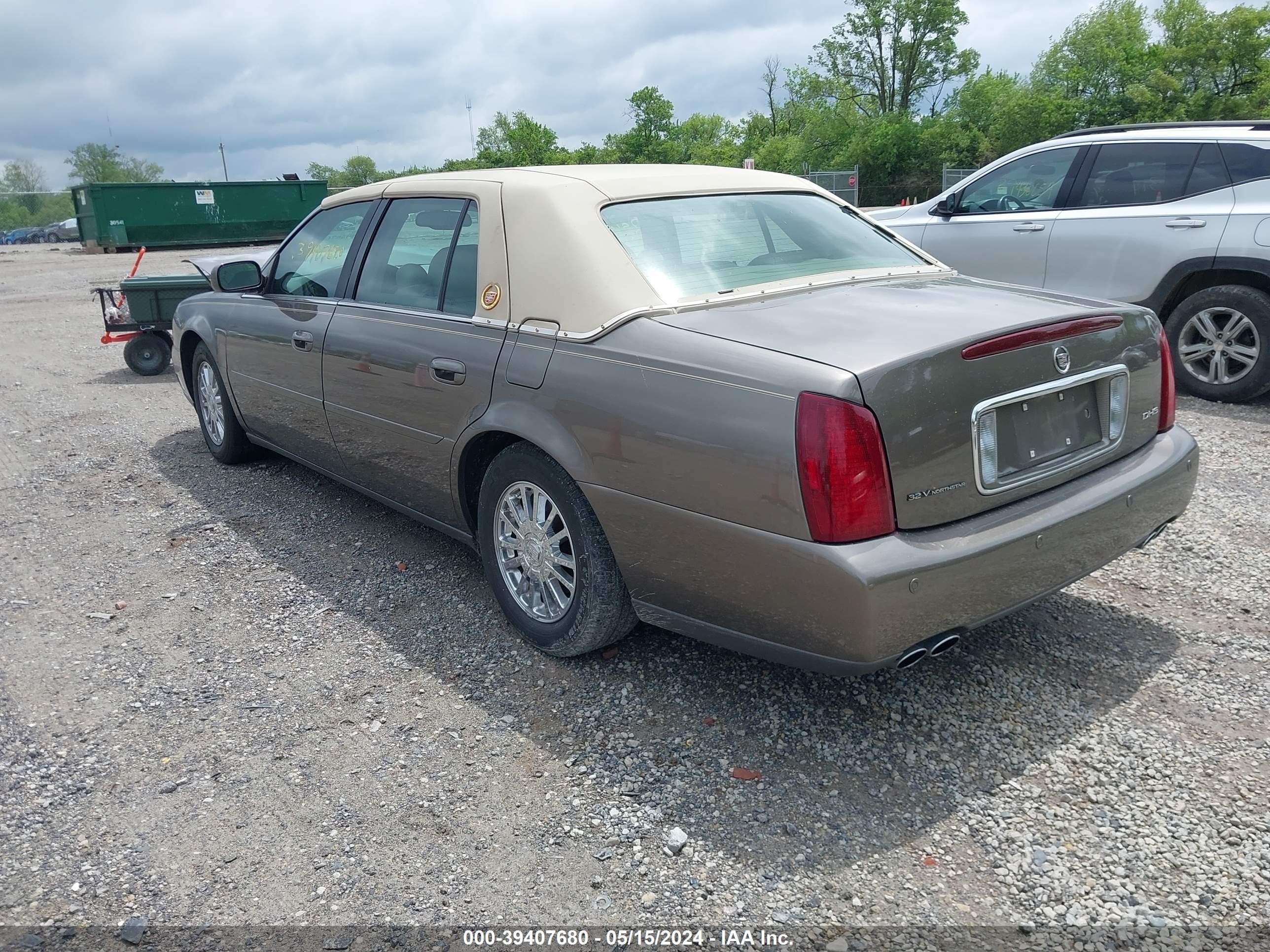 Photo 2 VIN: 1G6KE57Y53U256203 - CADILLAC DE VILLE 