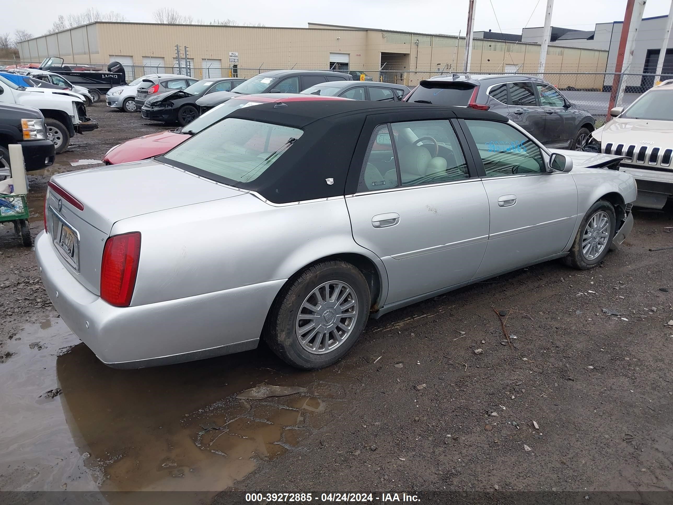 Photo 3 VIN: 1G6KE57Y83U142261 - CADILLAC DE VILLE 