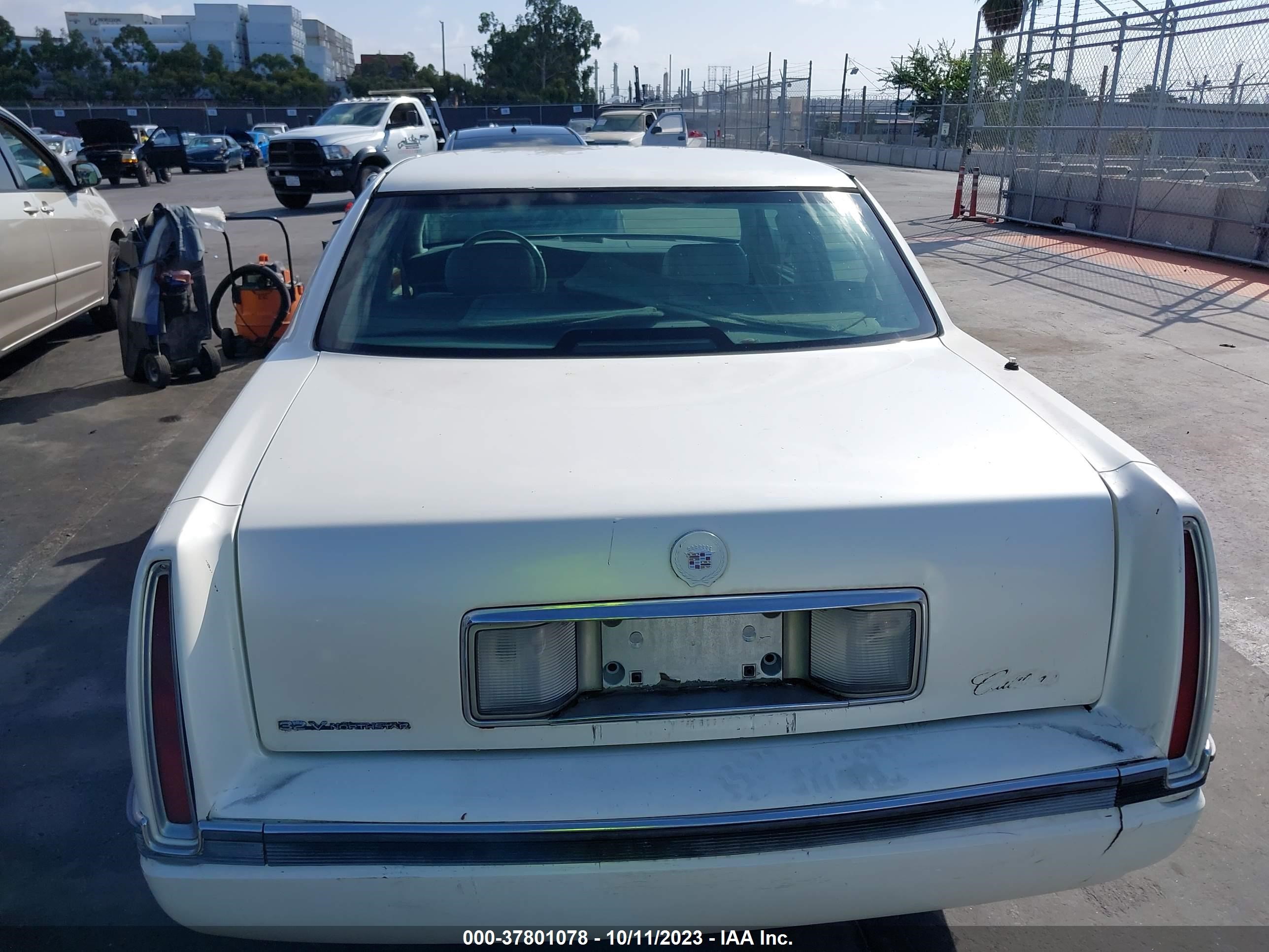 Photo 15 VIN: 1G6KF52YXRU214574 - CADILLAC DE VILLE 