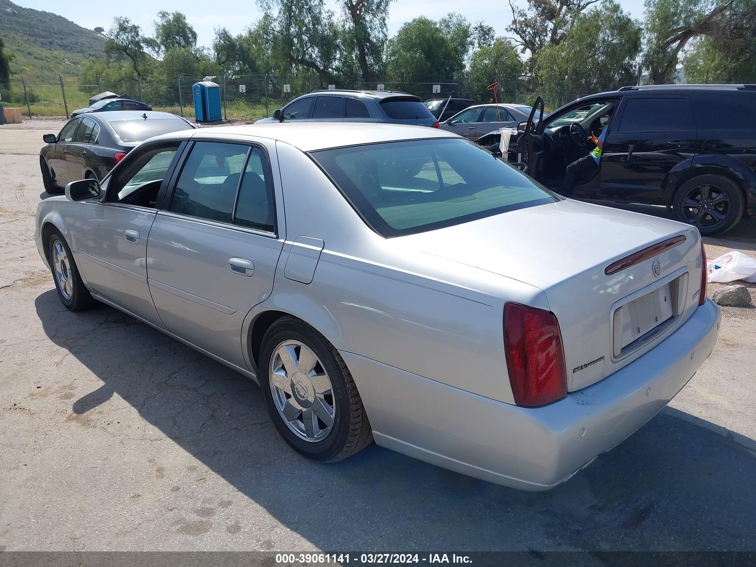 Photo 2 VIN: 1G6KF57903U183490 - CADILLAC DE VILLE 