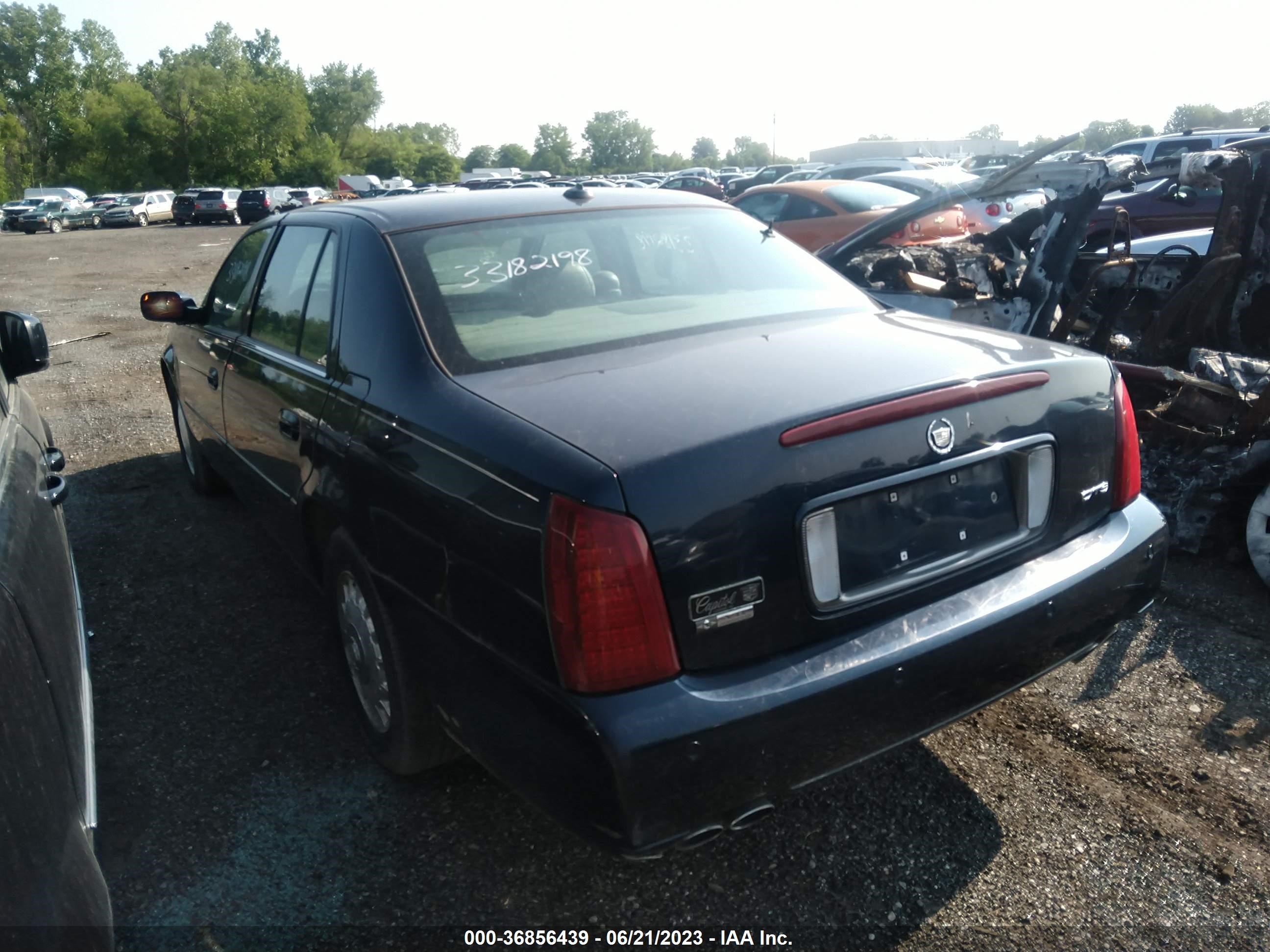 Photo 2 VIN: 1G6KF57914U116902 - CADILLAC DE VILLE 