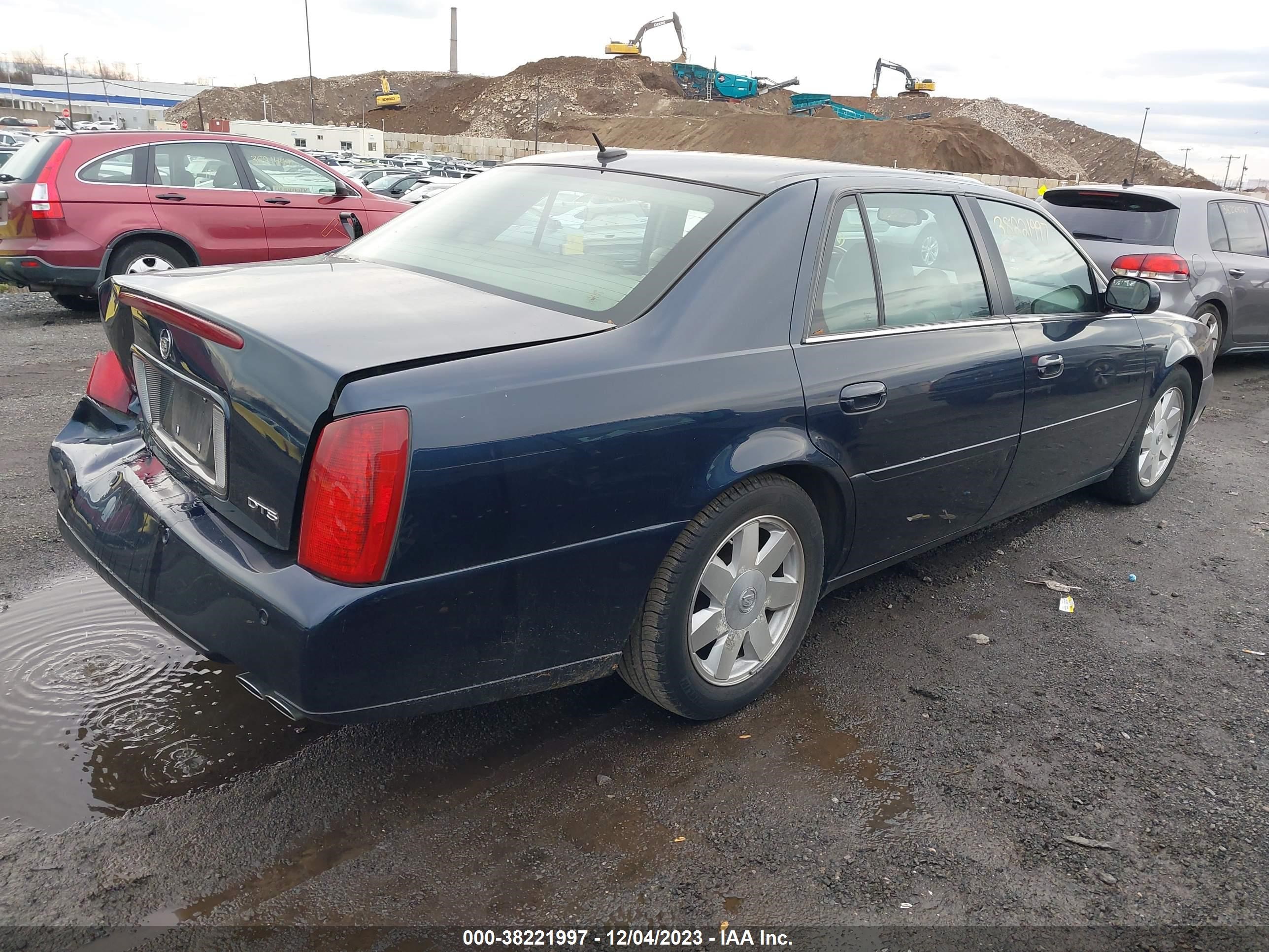 Photo 3 VIN: 1G6KF57915U221778 - CADILLAC DE VILLE 