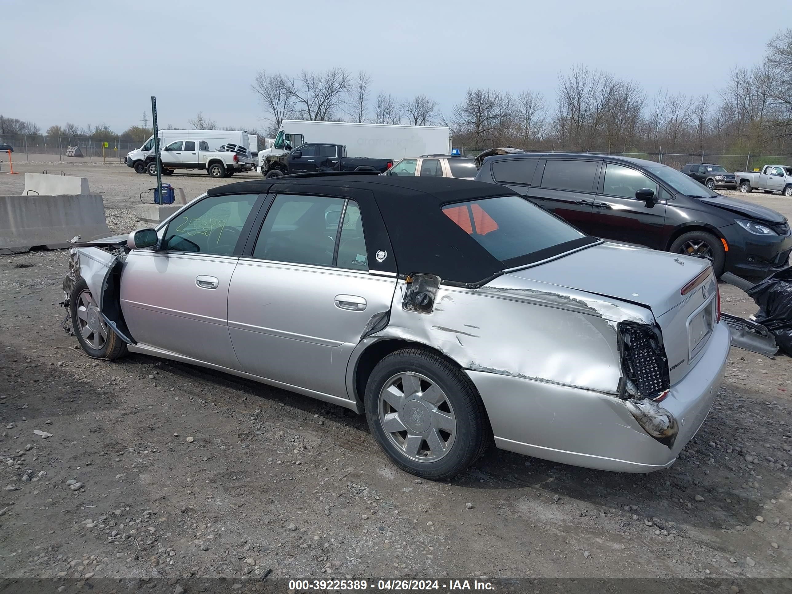 Photo 2 VIN: 1G6KF57942U102117 - CADILLAC DE VILLE 