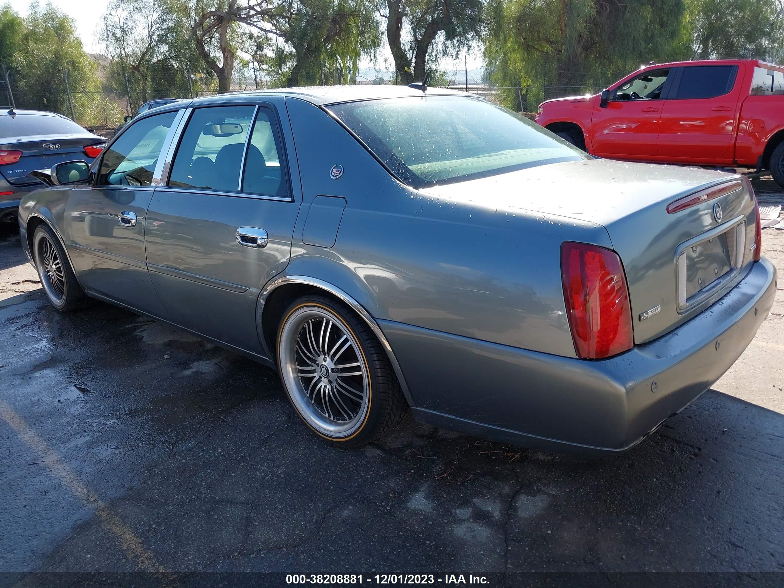 Photo 2 VIN: 1G6KF57945U234640 - CADILLAC DE VILLE 