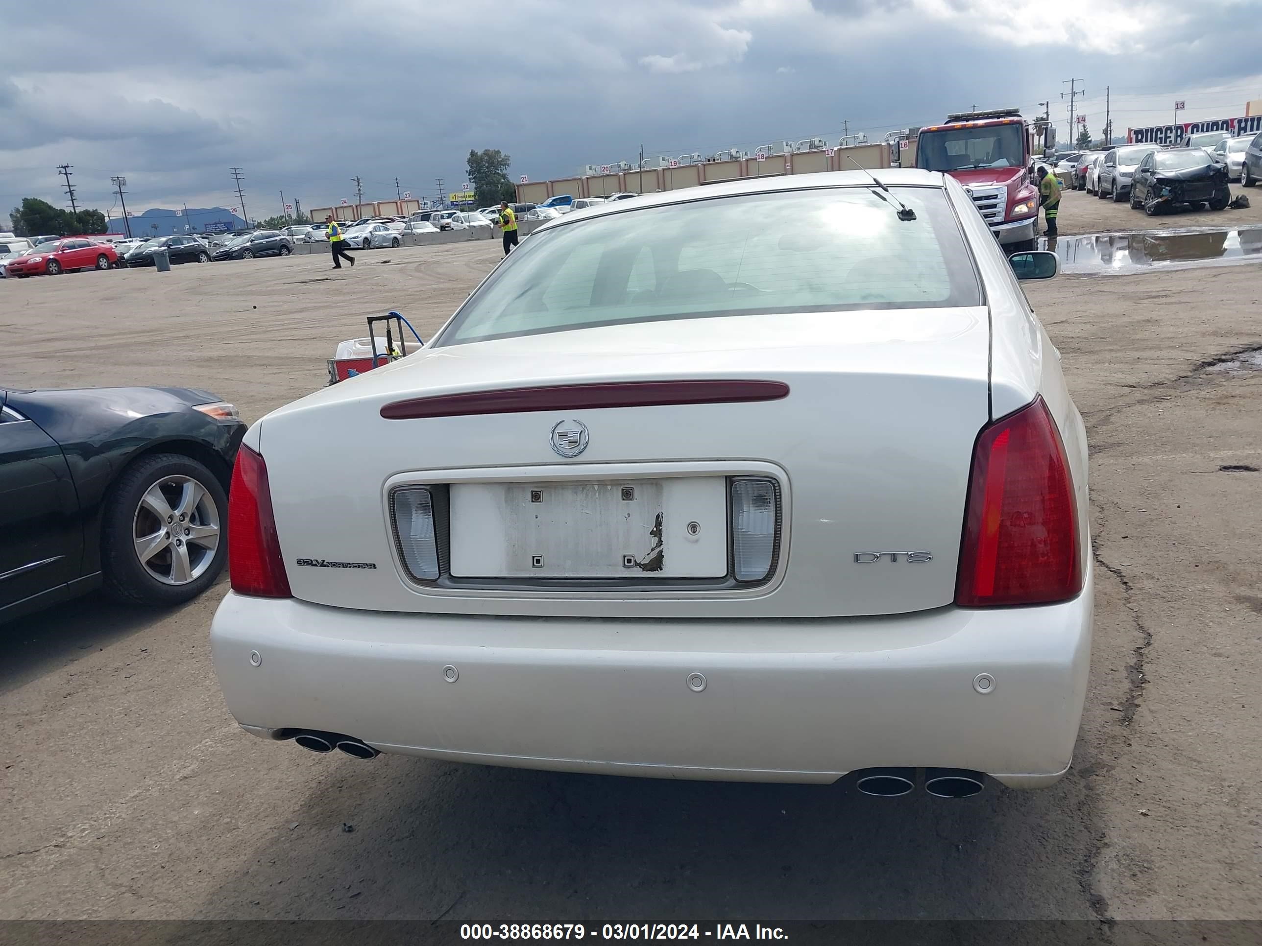 Photo 15 VIN: 1G6KF57993U277433 - CADILLAC DE VILLE 