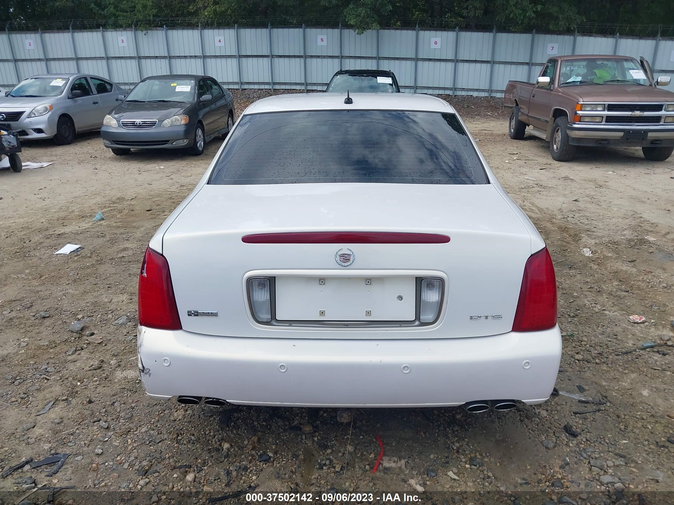 Photo 15 VIN: 1G6KF57995U180199 - CADILLAC DE VILLE 