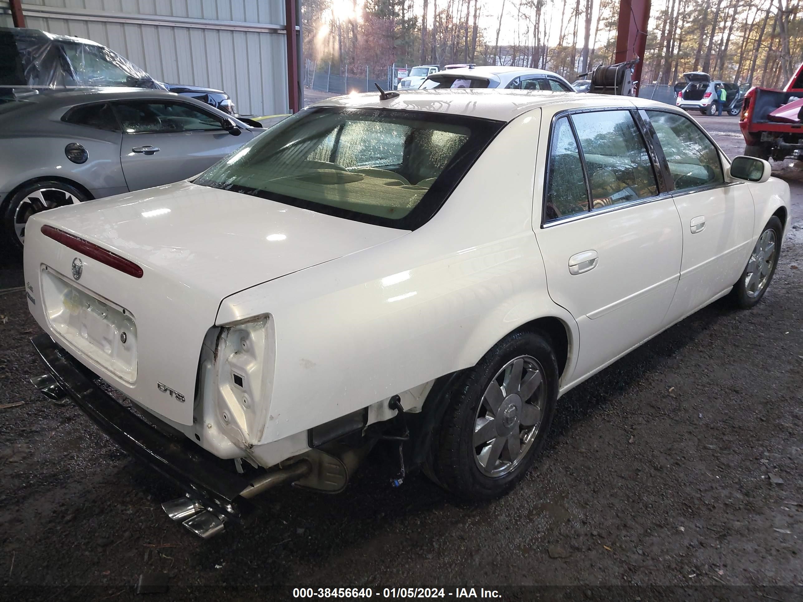 Photo 3 VIN: 1G6KF57995U245908 - CADILLAC DE VILLE 