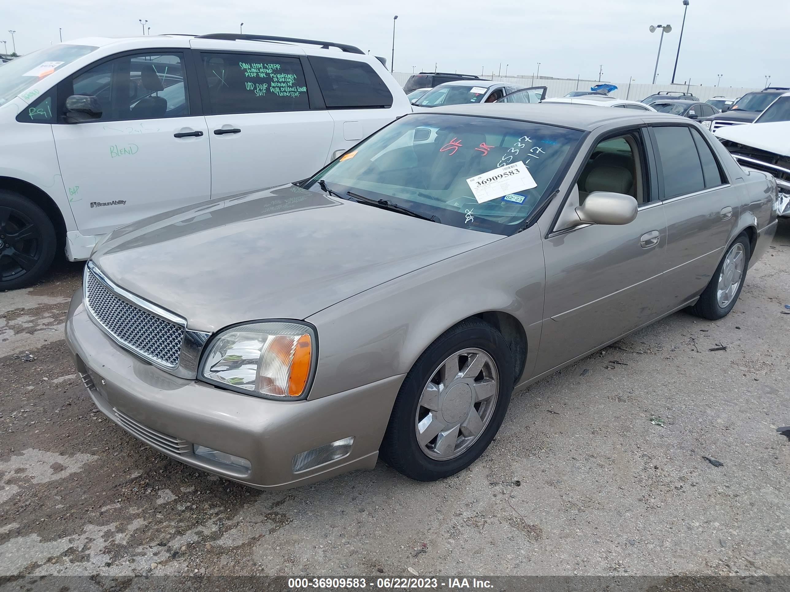 Photo 1 VIN: 1G6KF5799YU355023 - CADILLAC DE VILLE 