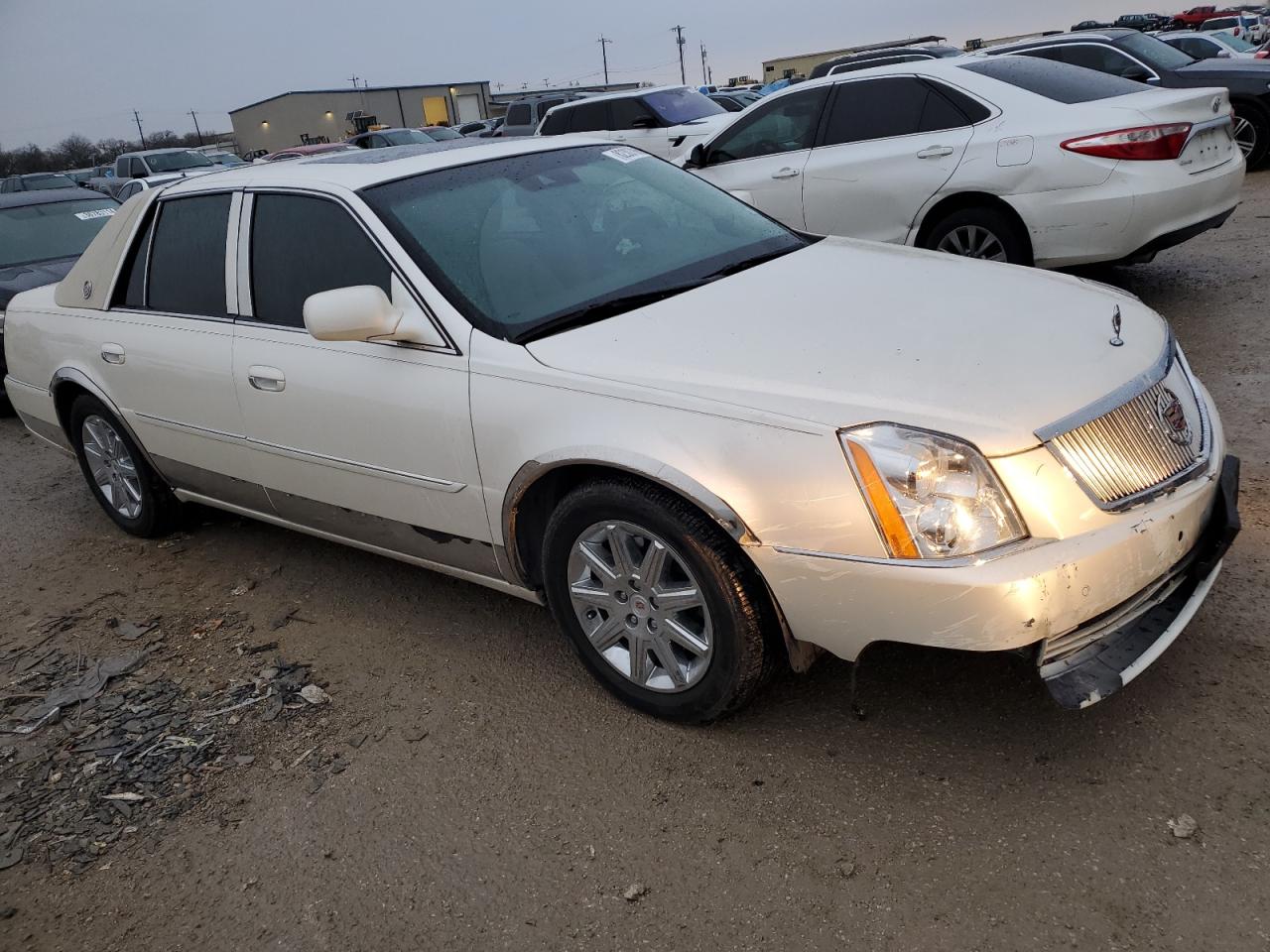 Photo 3 VIN: 1G6KH5E61BU135708 - CADILLAC DTS 