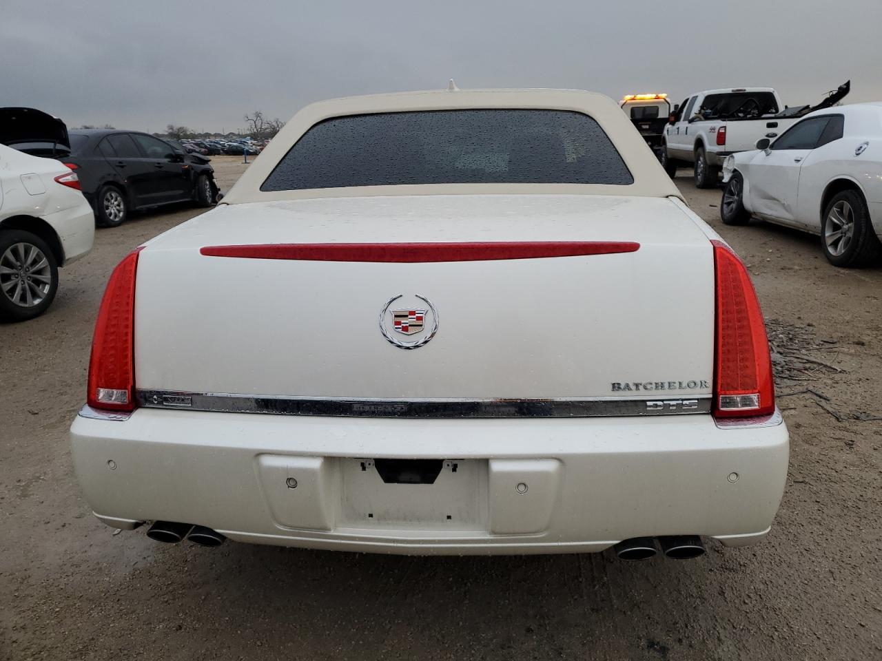 Photo 5 VIN: 1G6KH5E61BU135708 - CADILLAC DTS 