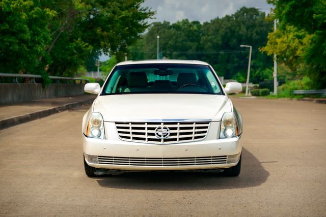 Photo 2 VIN: 1G6KH5E63BU104606 - CADILLAC DTS 