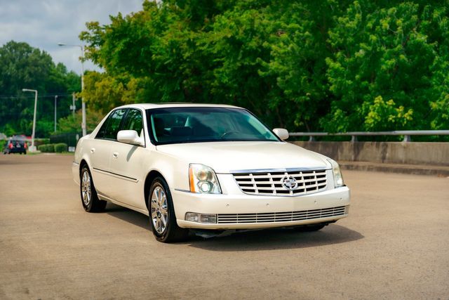 Photo 3 VIN: 1G6KH5E63BU104606 - CADILLAC DTS 